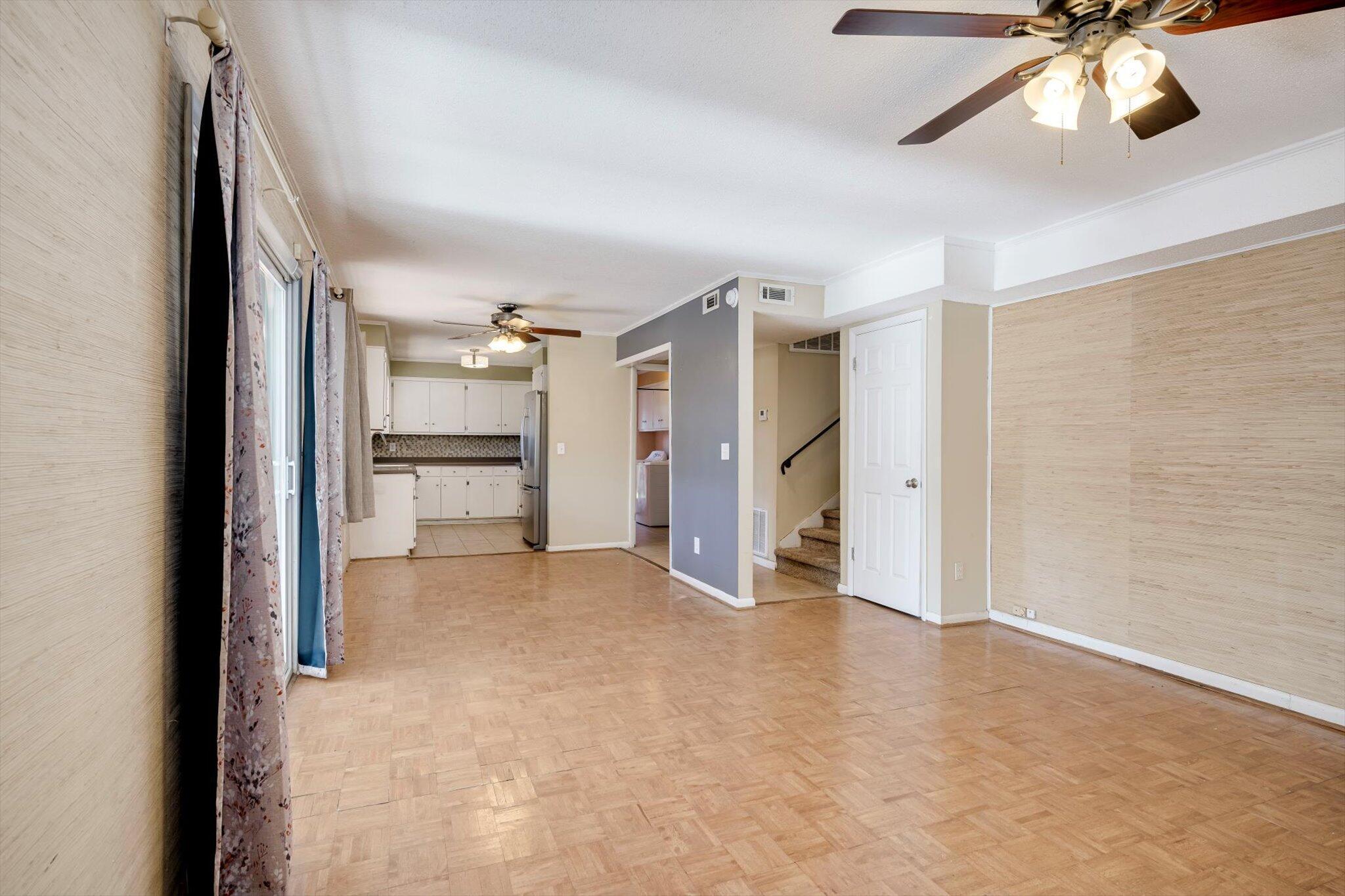 715 Hammond Drive Property Photo 11