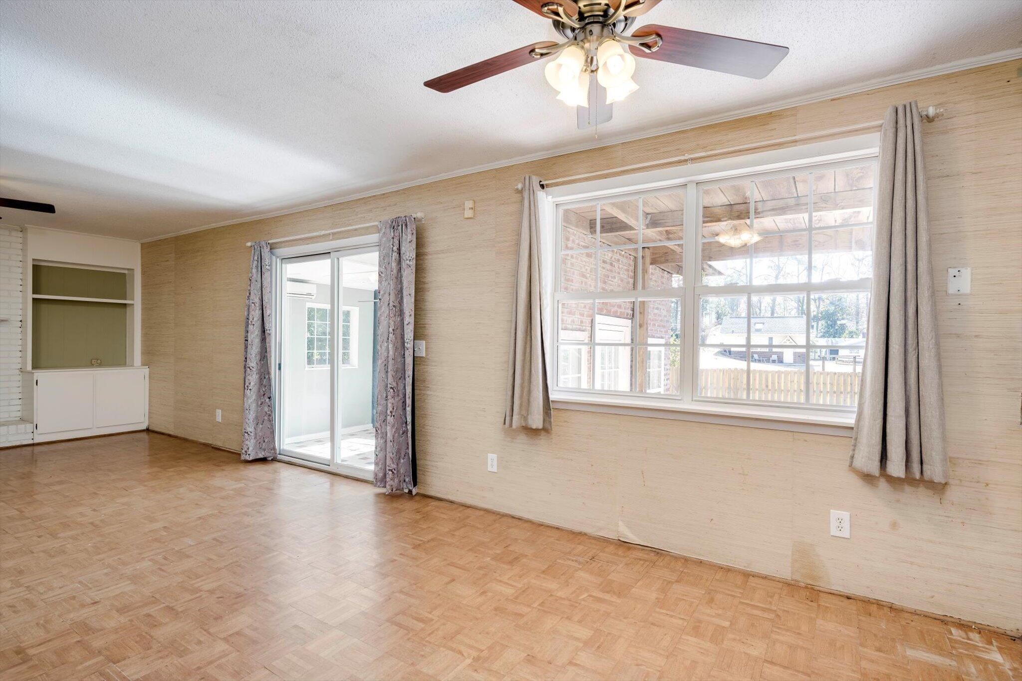 715 Hammond Drive Property Photo 14