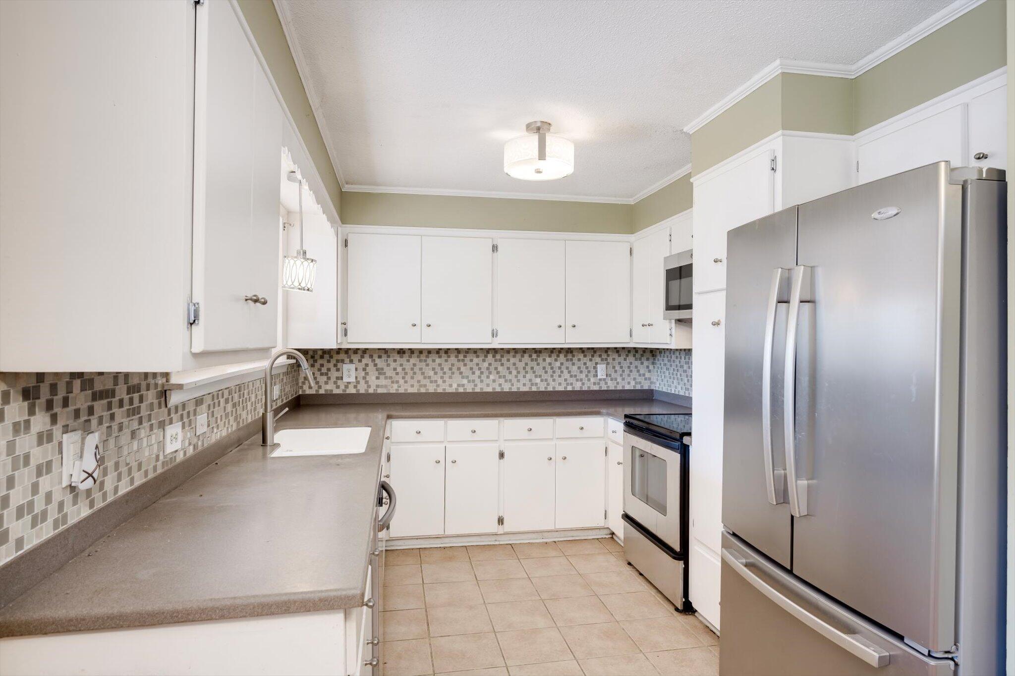 715 Hammond Drive Property Photo 18