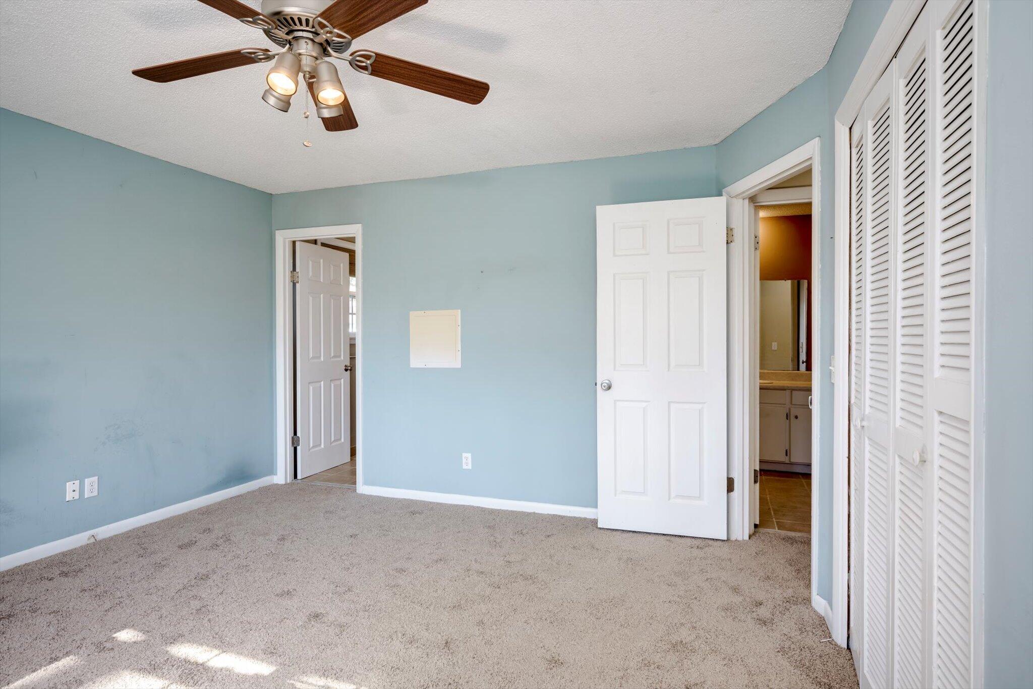 715 Hammond Drive Property Photo 26
