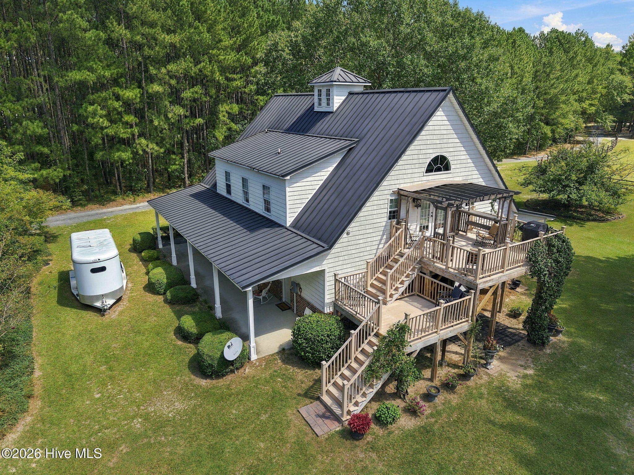 104 Meadows Lane Property Photo 1