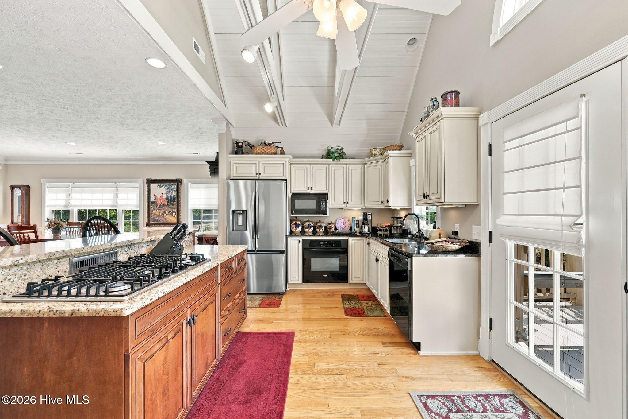 104 Meadows Lane Property Photo 15