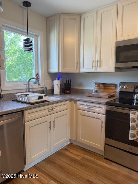 12 Eastern Shore Townhouses Property Photo 4