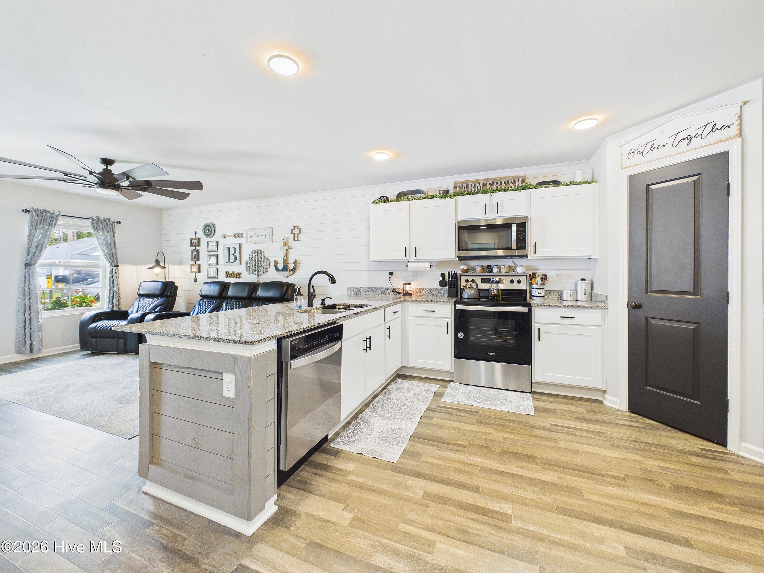 2504 Provence Drive Se Property Photo 10