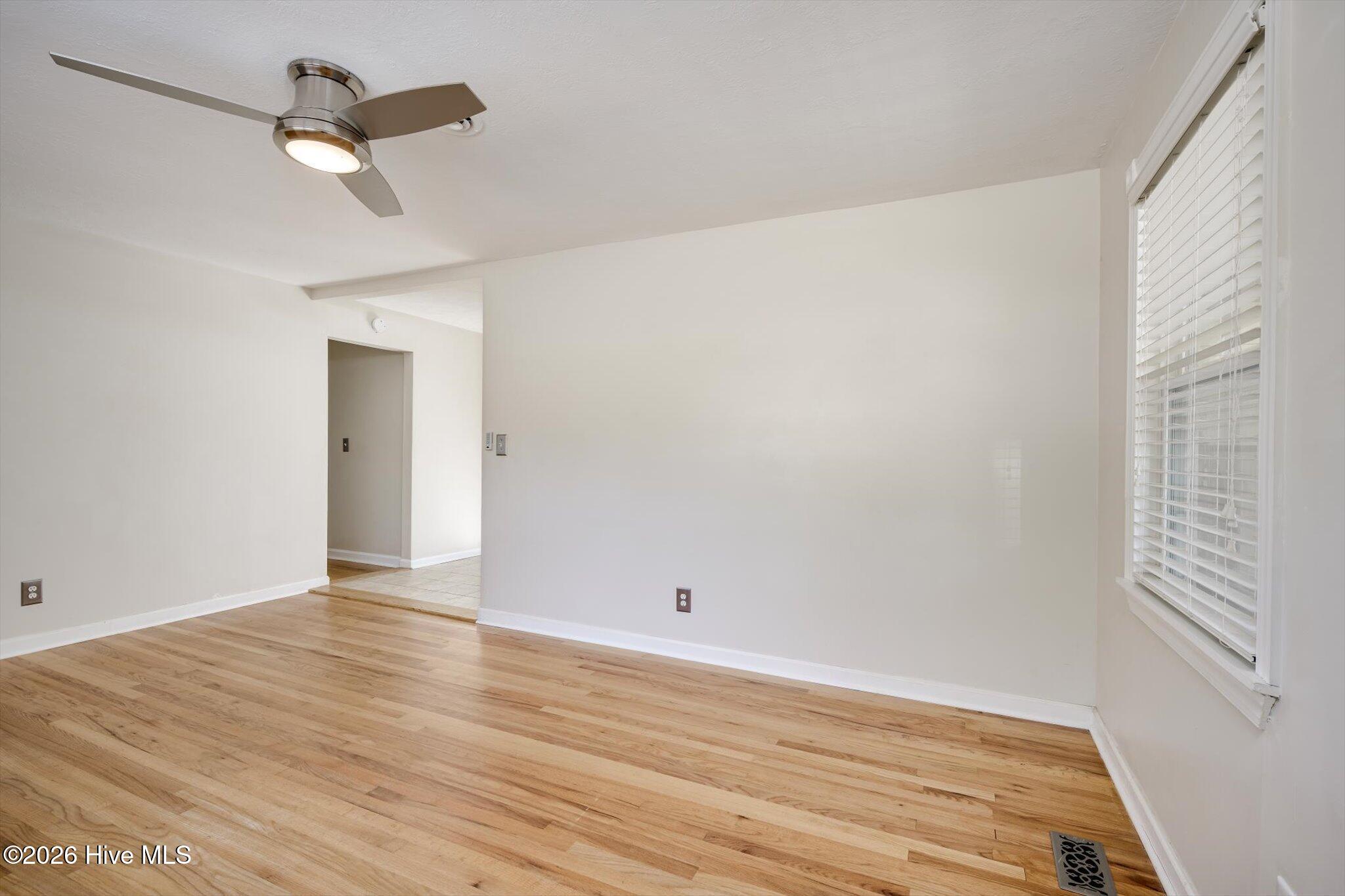 2234 Lee Street Property Photo 4
