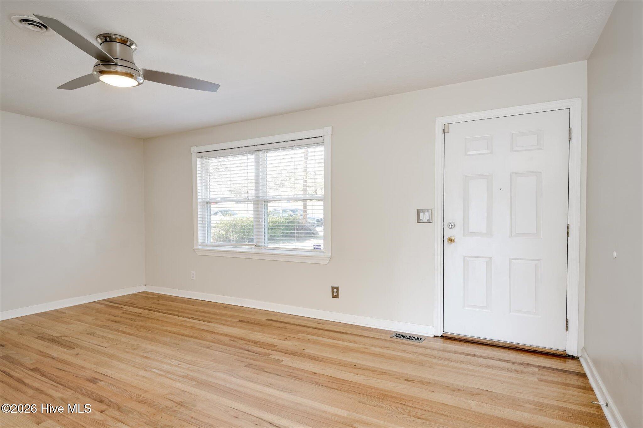 2234 Lee Street Property Photo 6