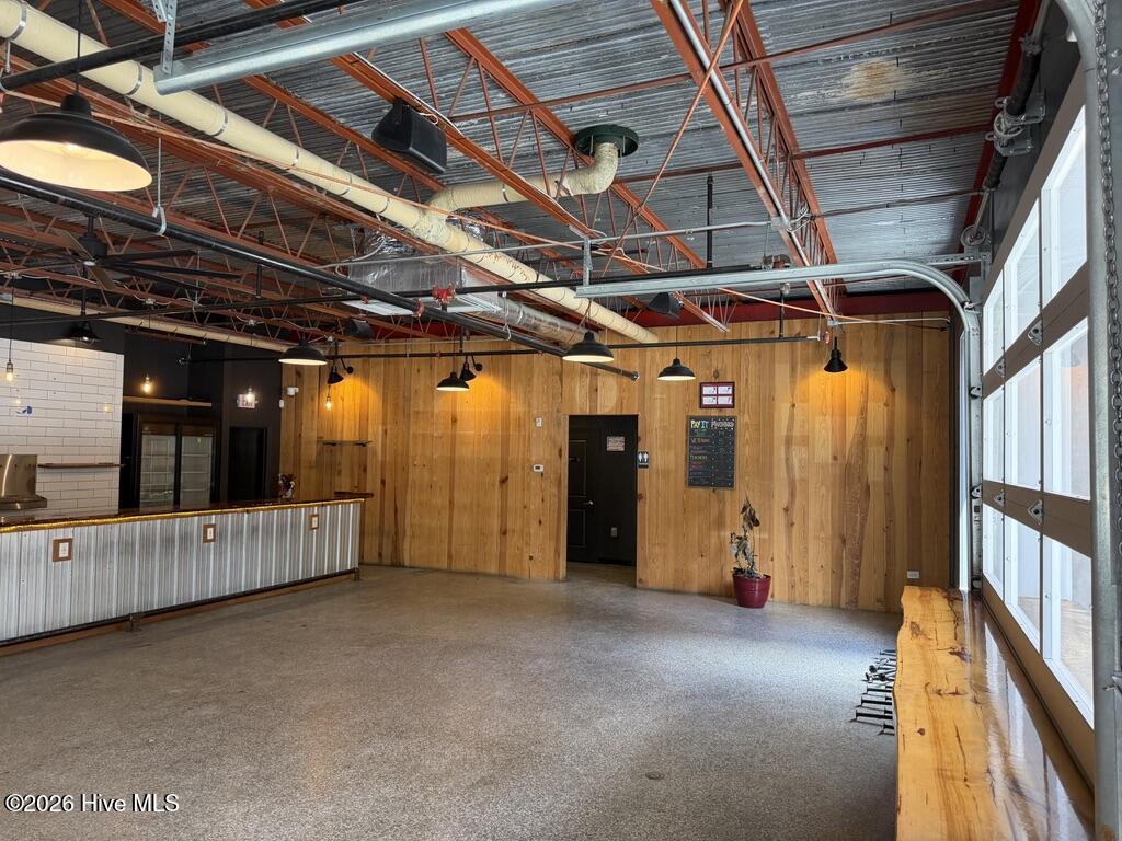 490 Sw Broad Street Property Photo 12