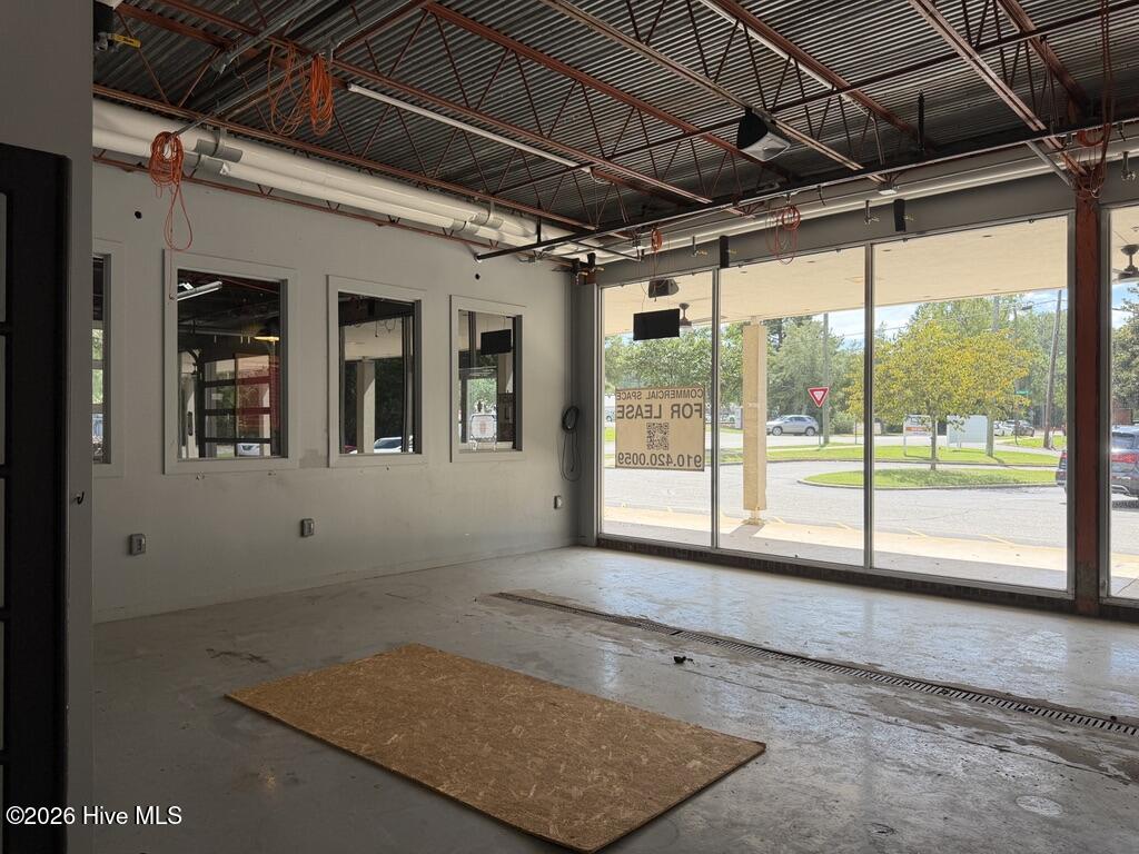 490 Sw Broad Street Property Photo 20