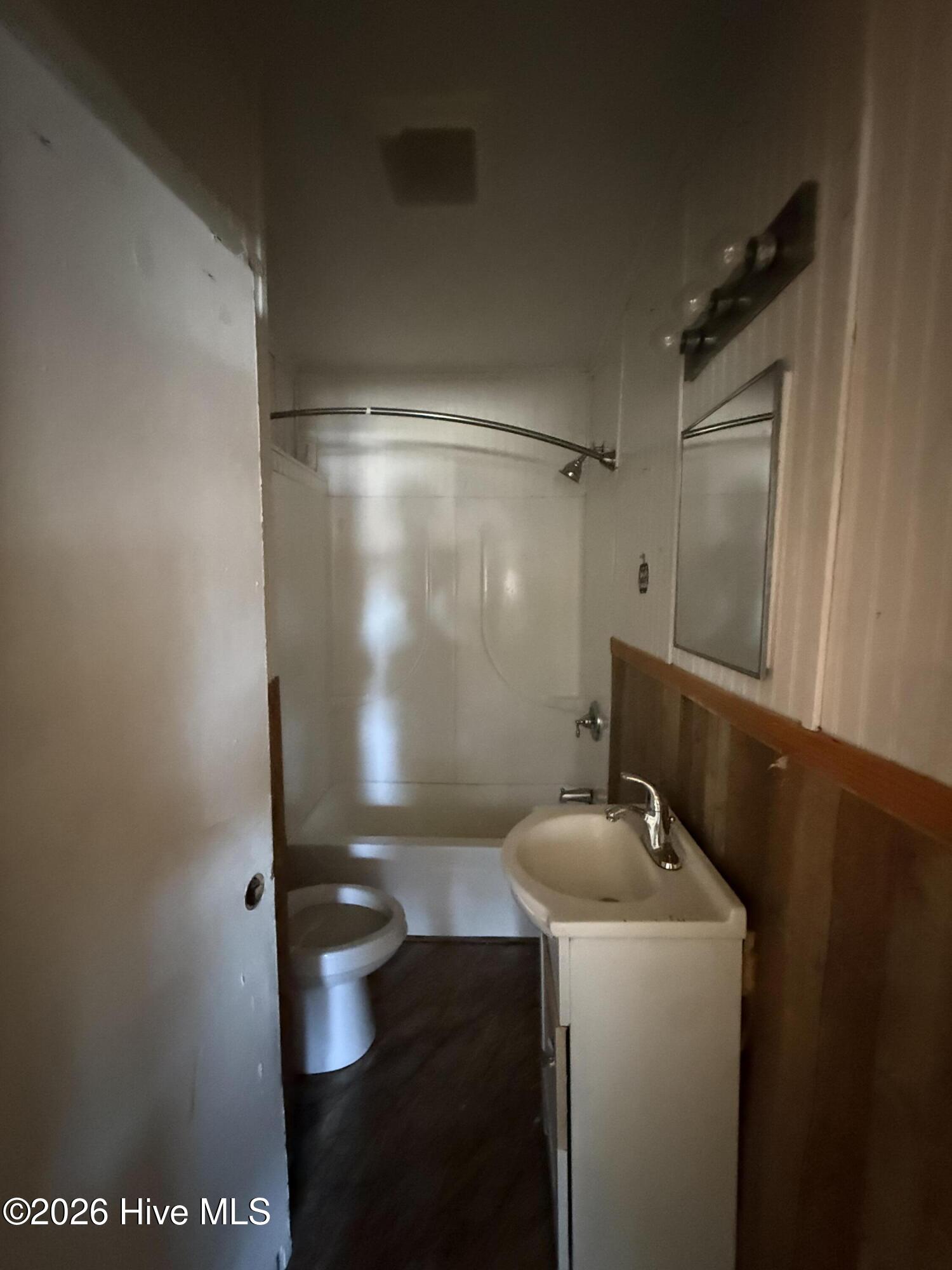 1151 E Gordon Street Property Photo 4