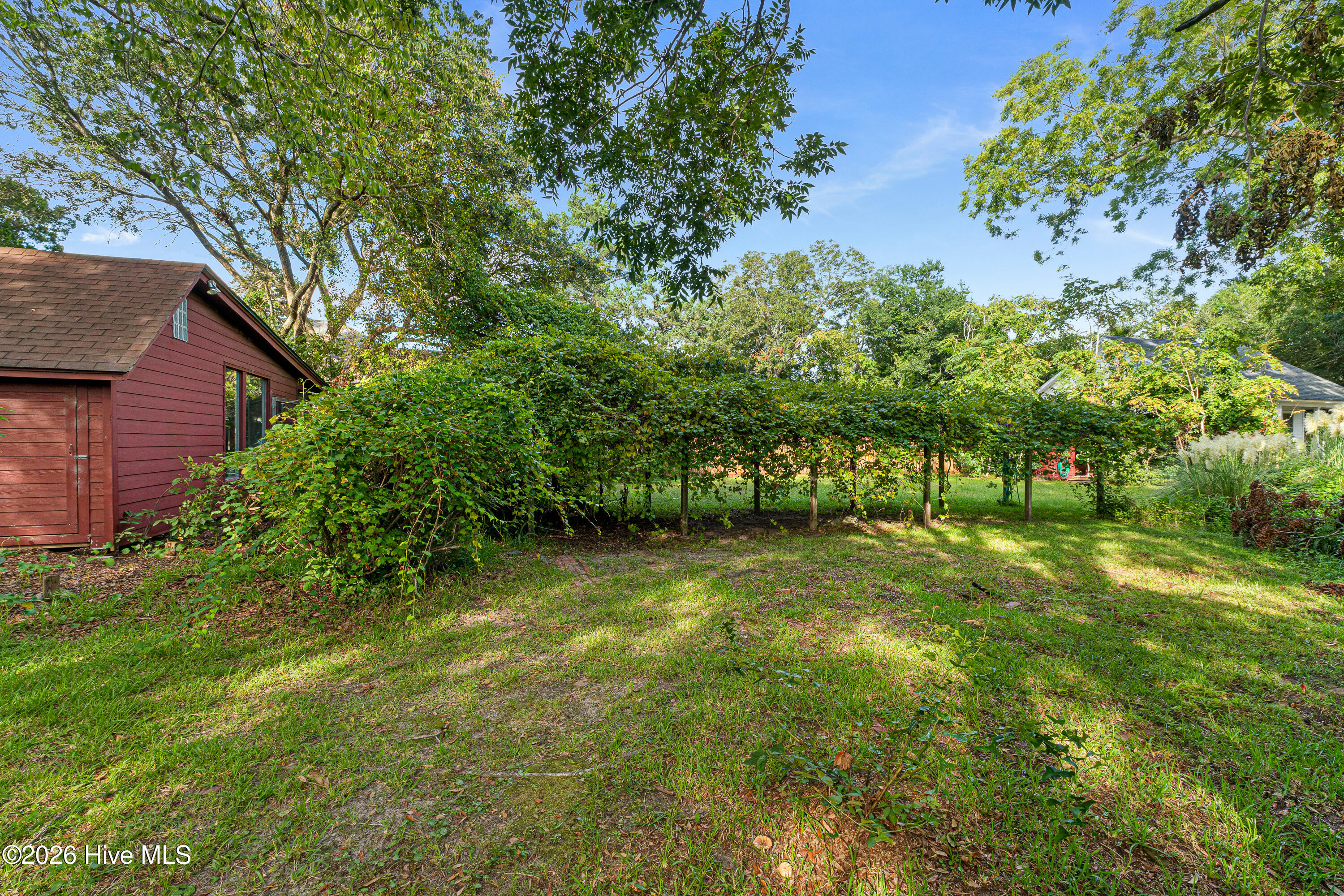 302 Moore Street Property Photo 6