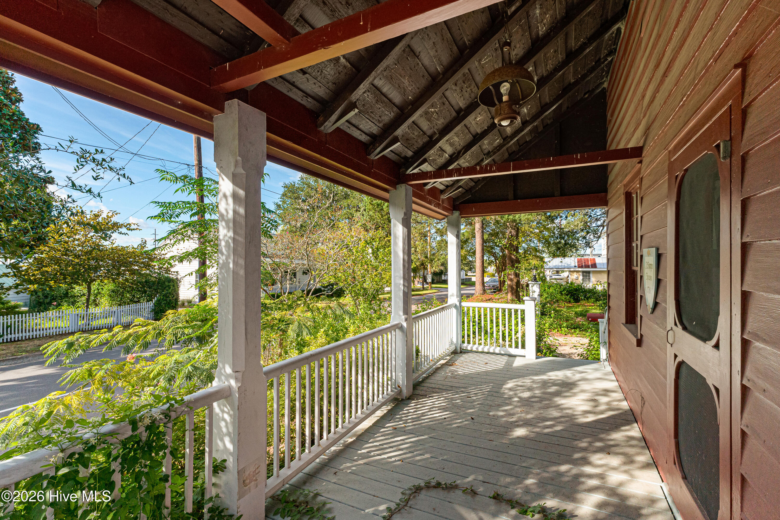 302 Moore Street Property Photo 7
