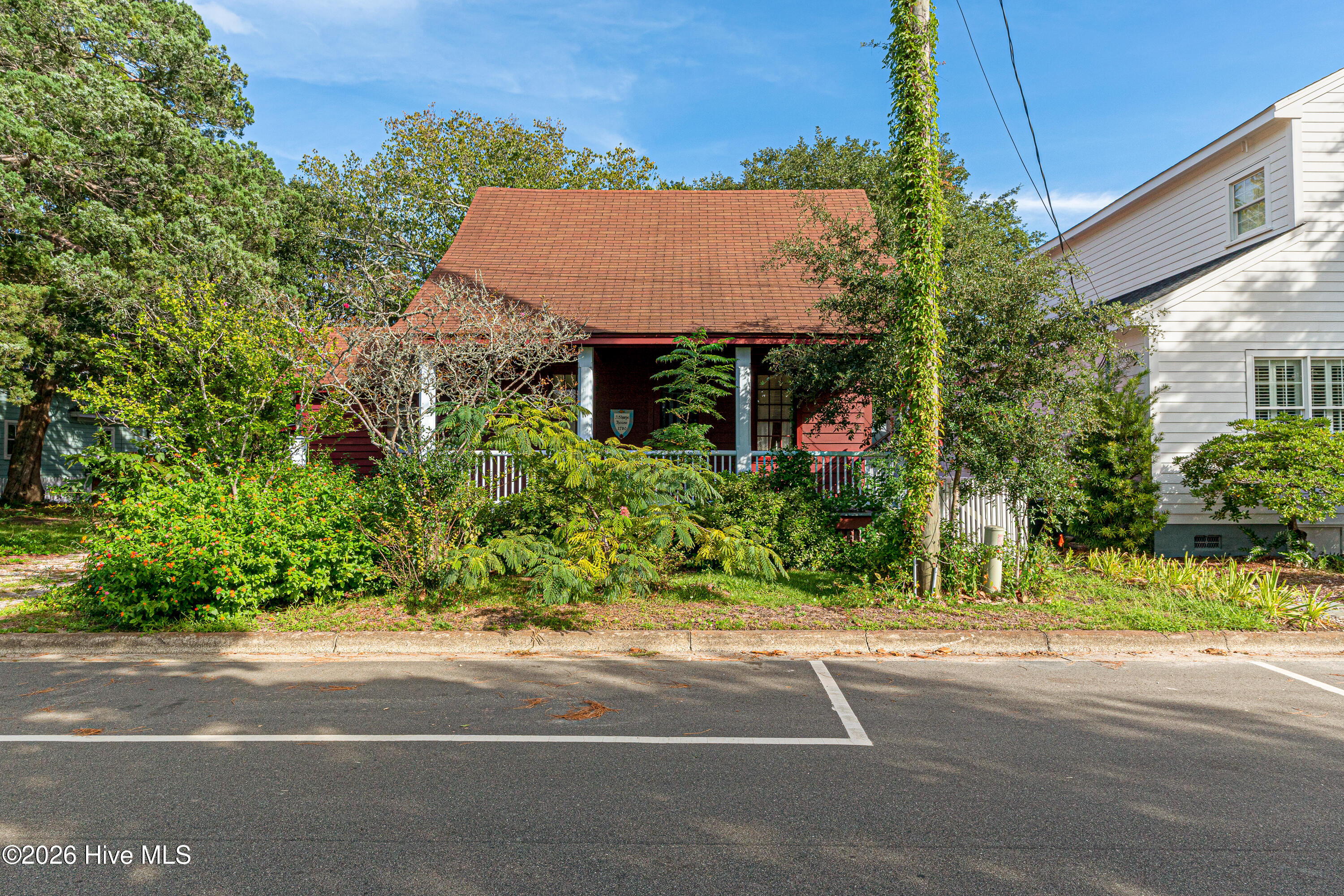 302 Moore Street Property Photo 9