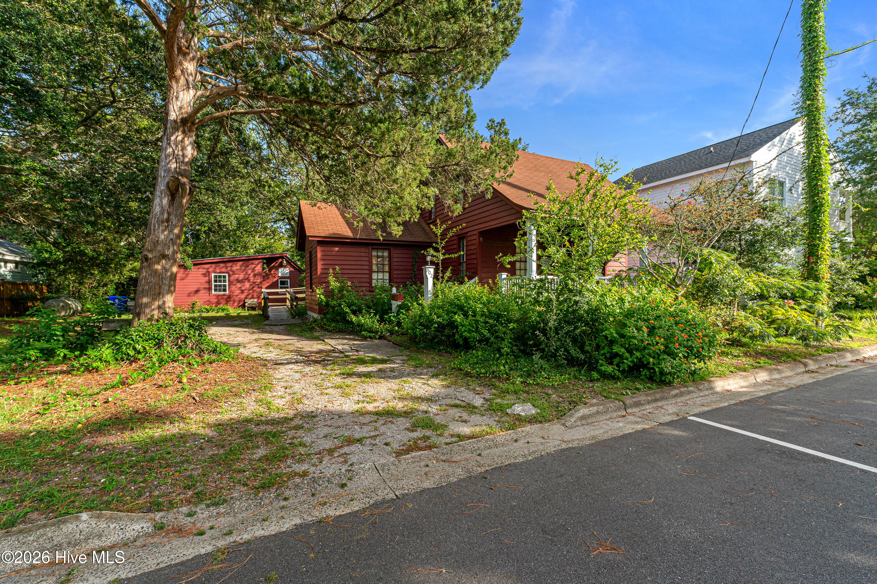 302 Moore Street Property Photo 23