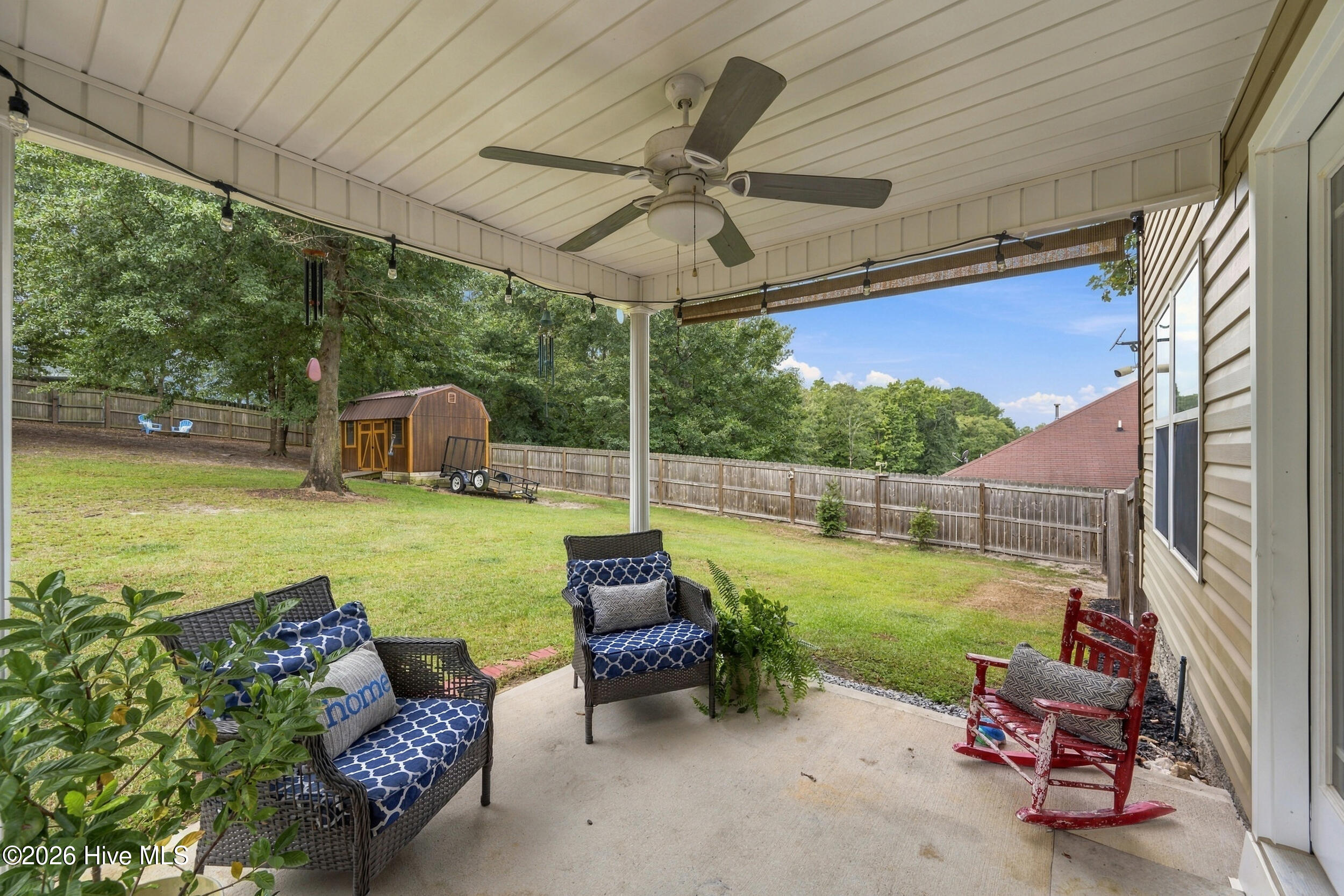 5104 Trickling Creek Drive Property Photo 8