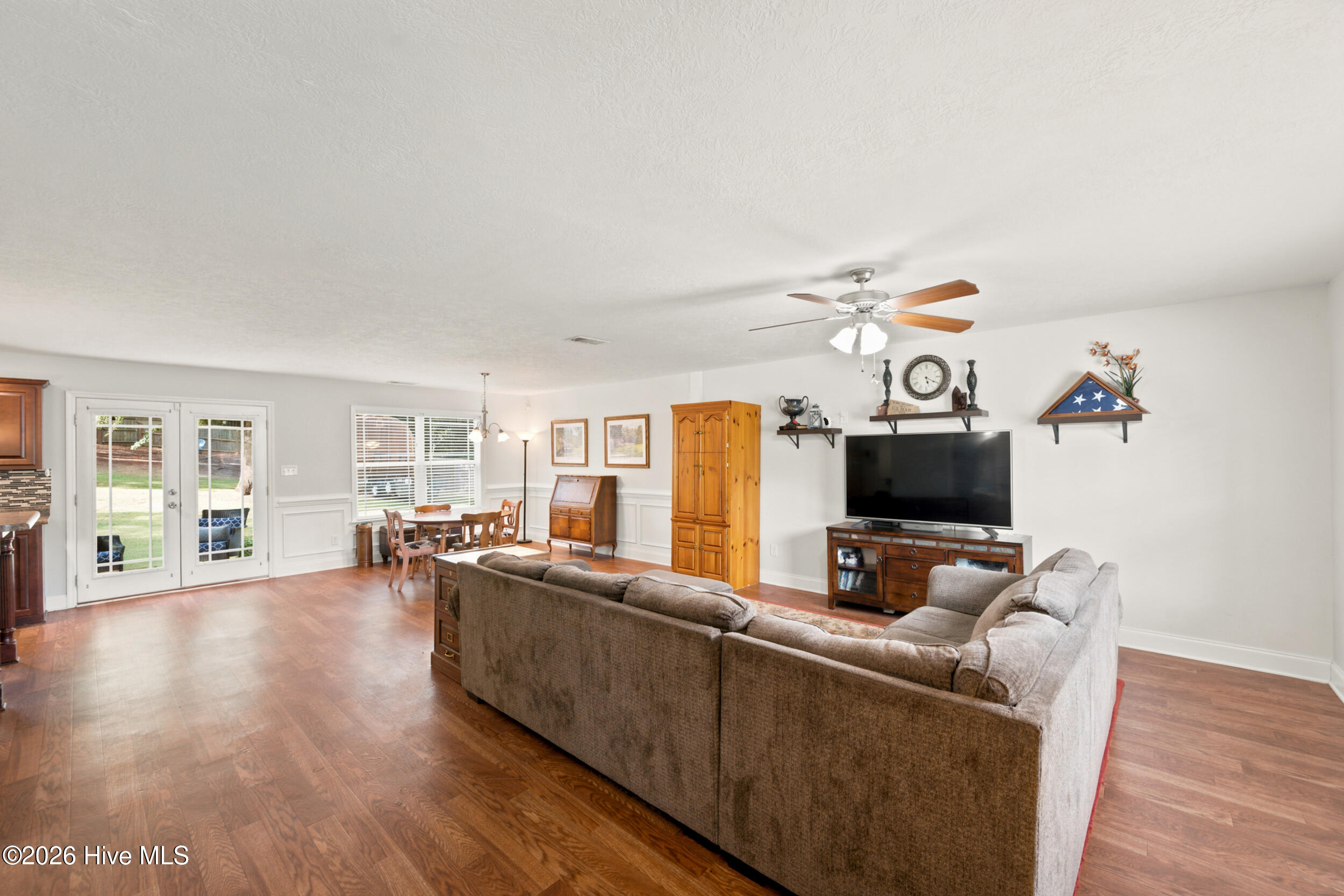 5104 Trickling Creek Drive Property Photo 13