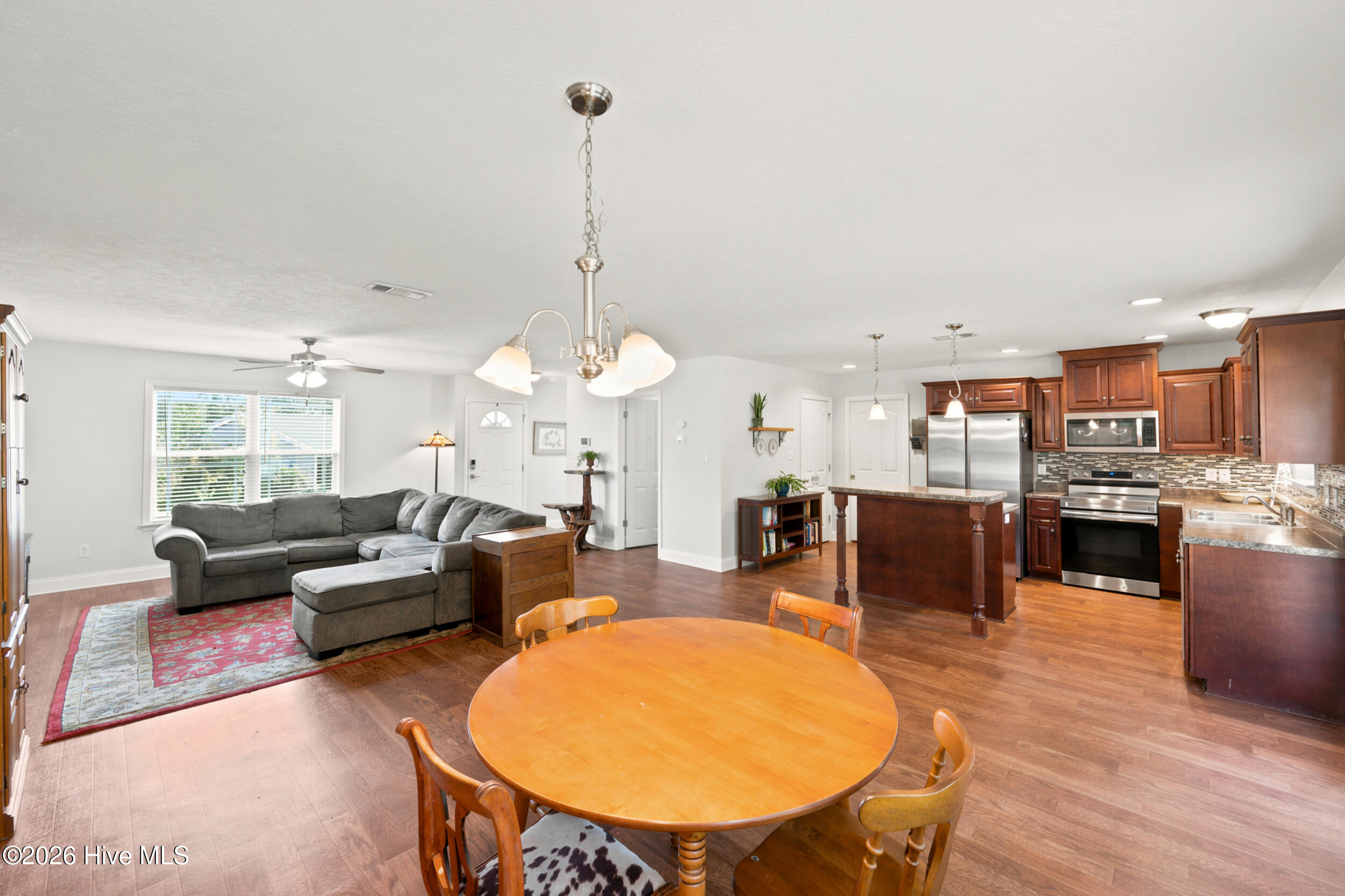 5104 Trickling Creek Drive Property Photo 18