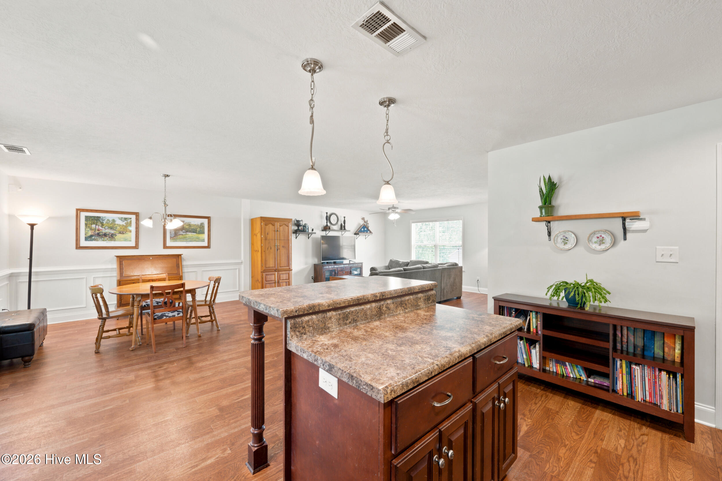 5104 Trickling Creek Drive Property Photo 22