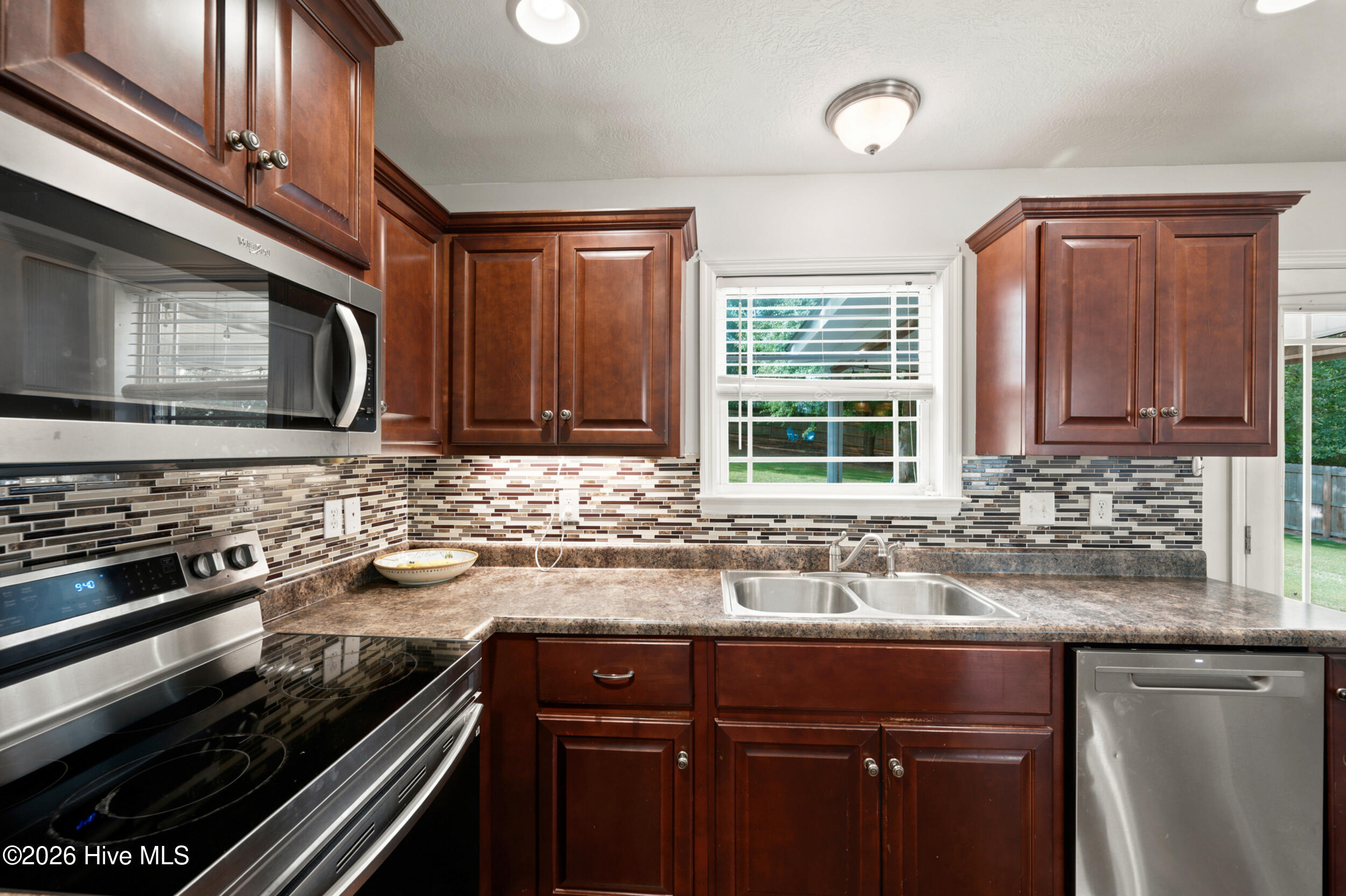 5104 Trickling Creek Drive Property Photo 23