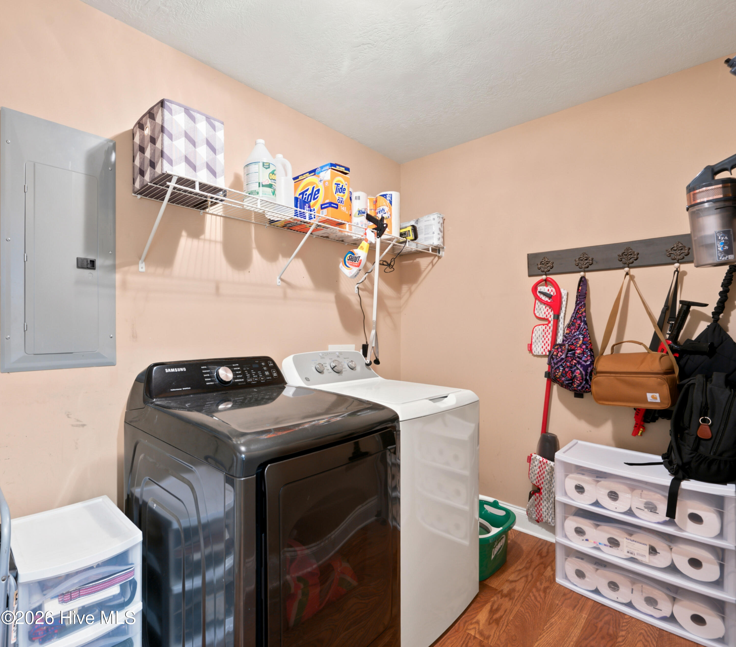 5104 Trickling Creek Drive Property Photo 25