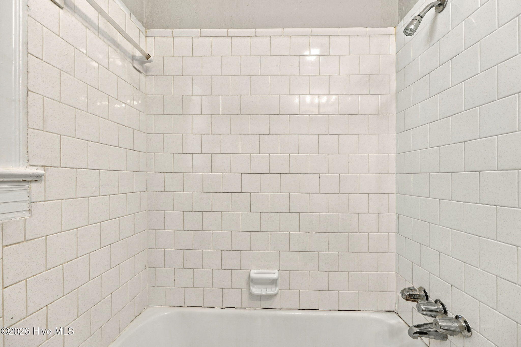 1002 W 6th Street A Property Photo 16