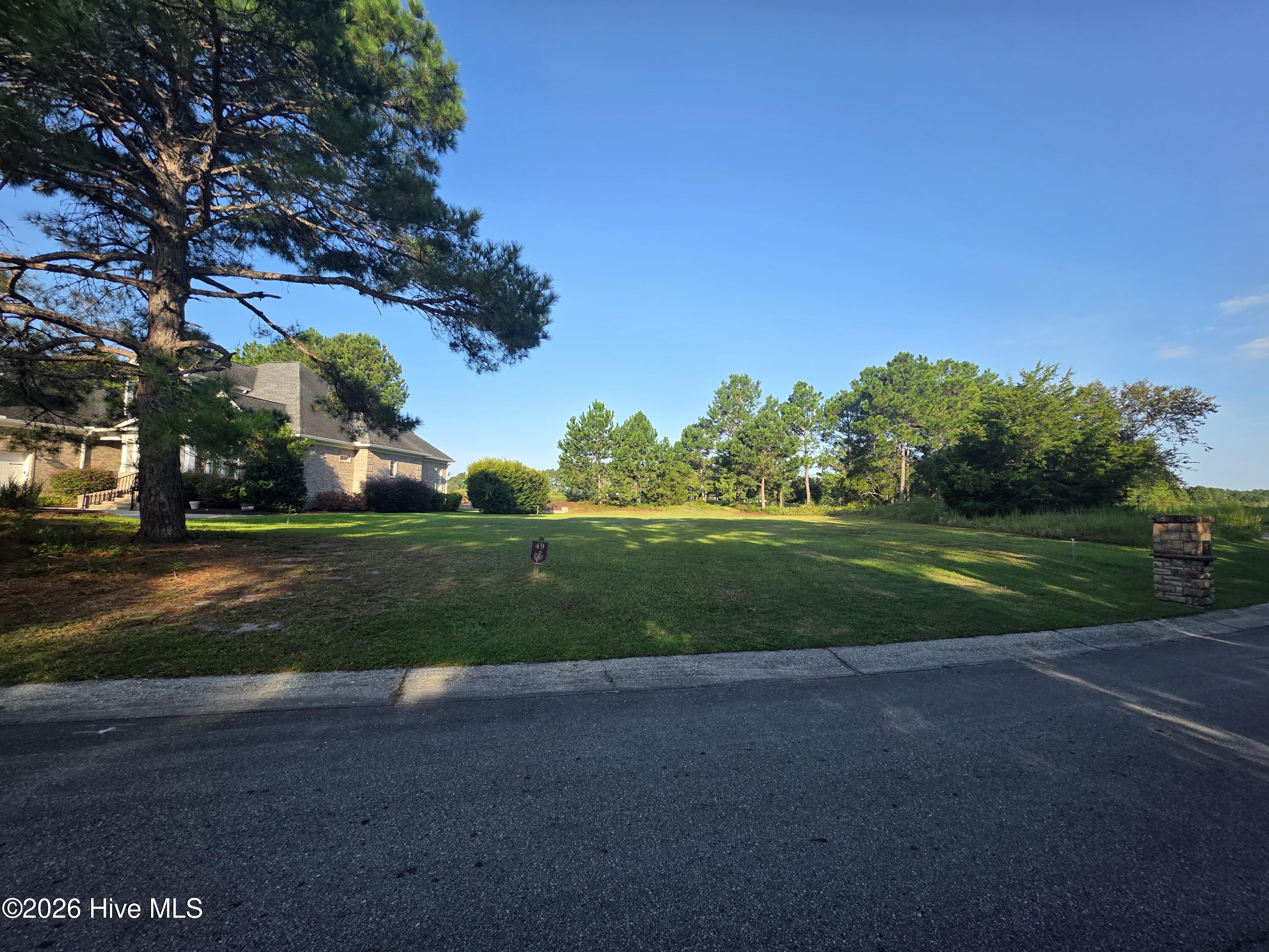 983 49 Strathaven Court Property Photo 2