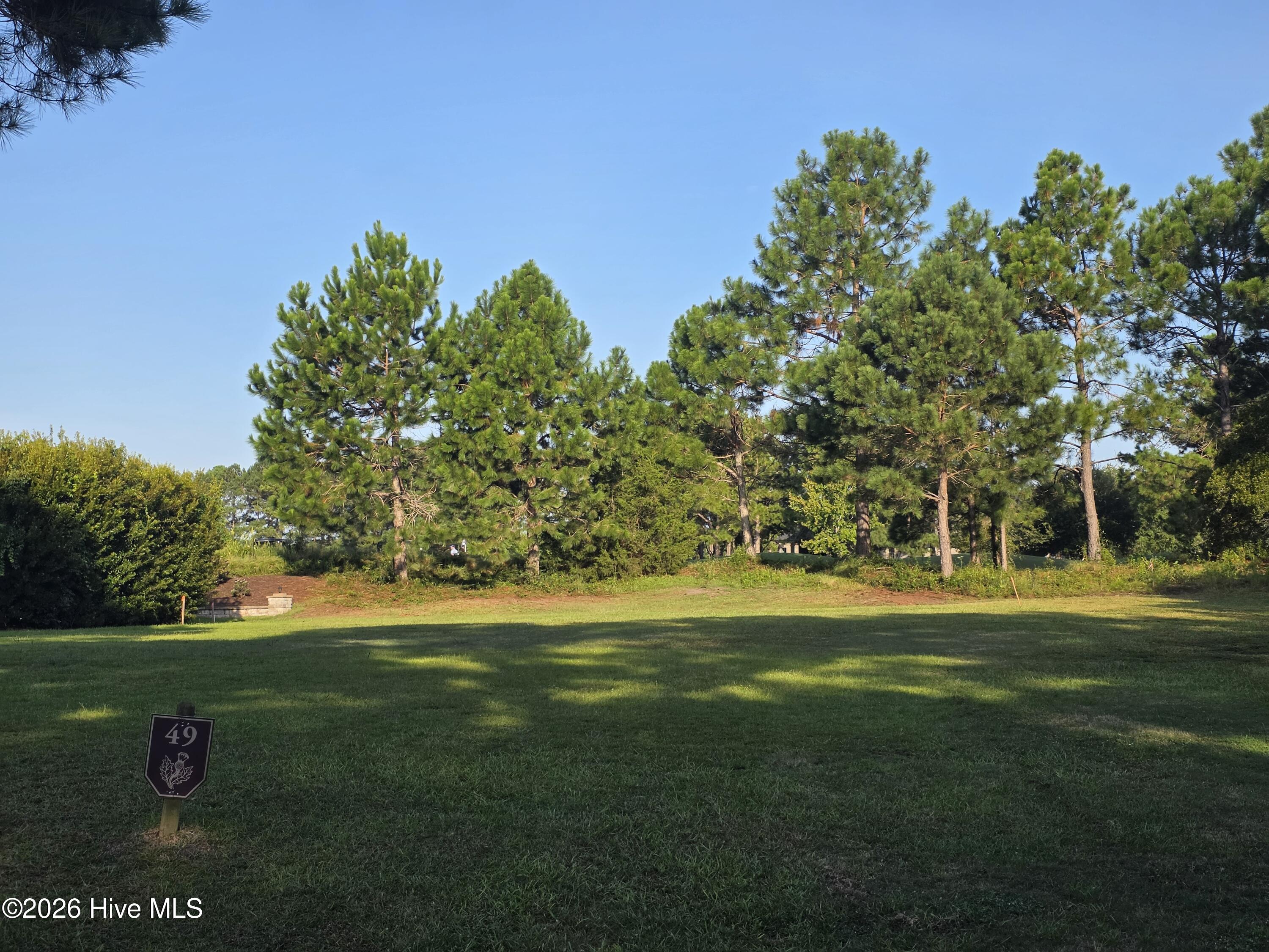 983 49 Strathaven Court Property Photo 3