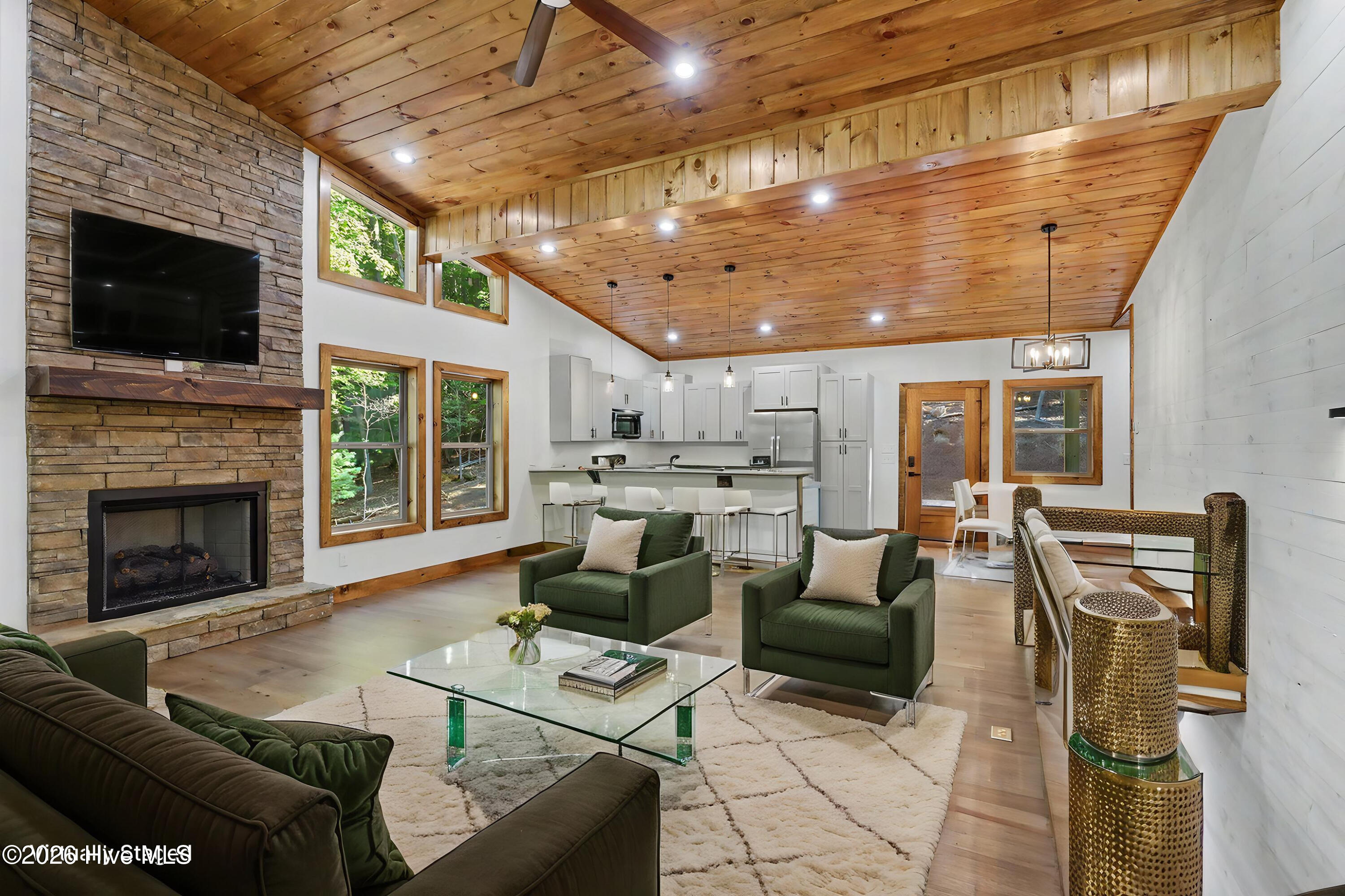 48 Woodleaf Road Property Photo 2