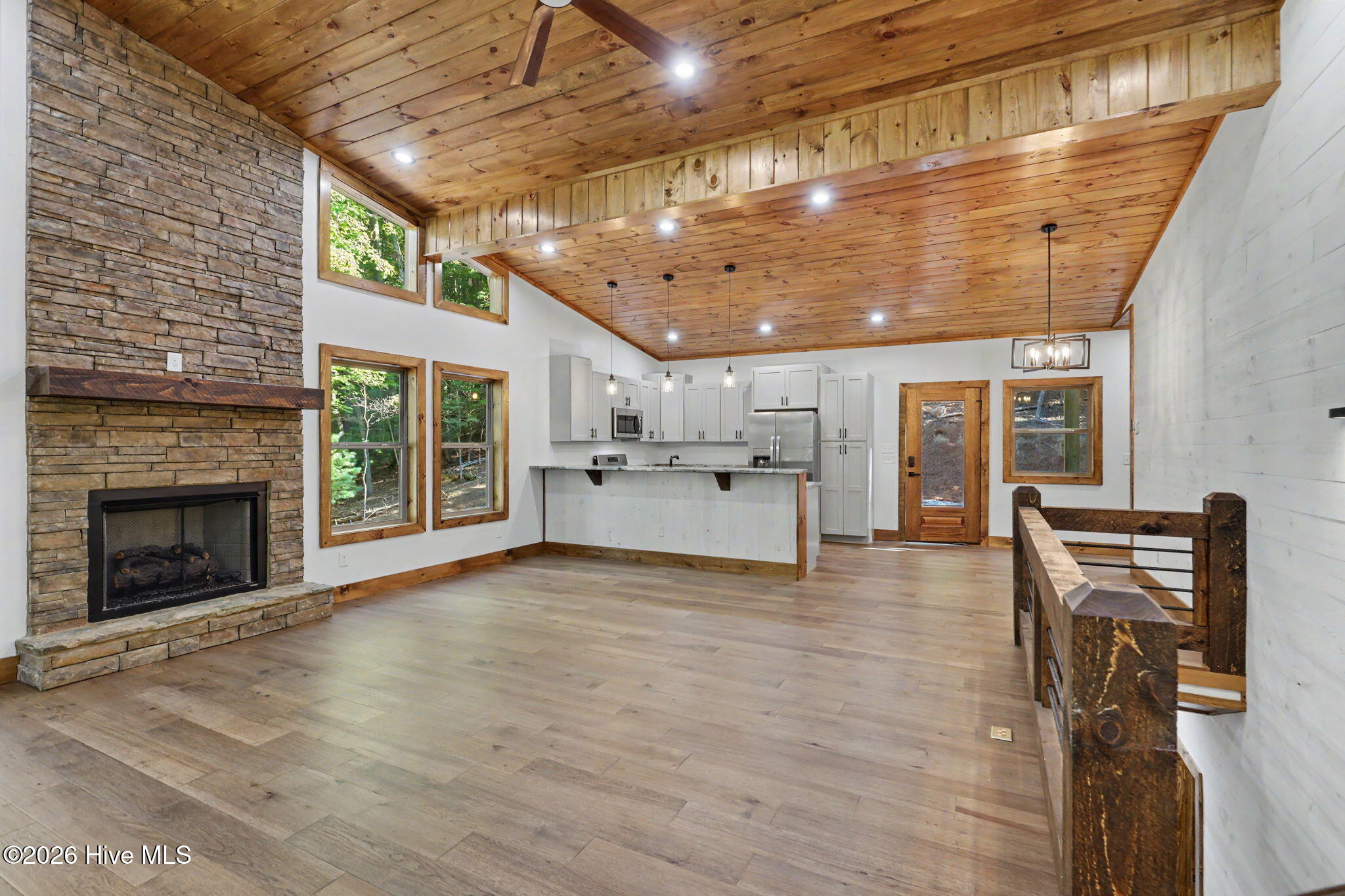 48 Woodleaf Road Property Photo 3