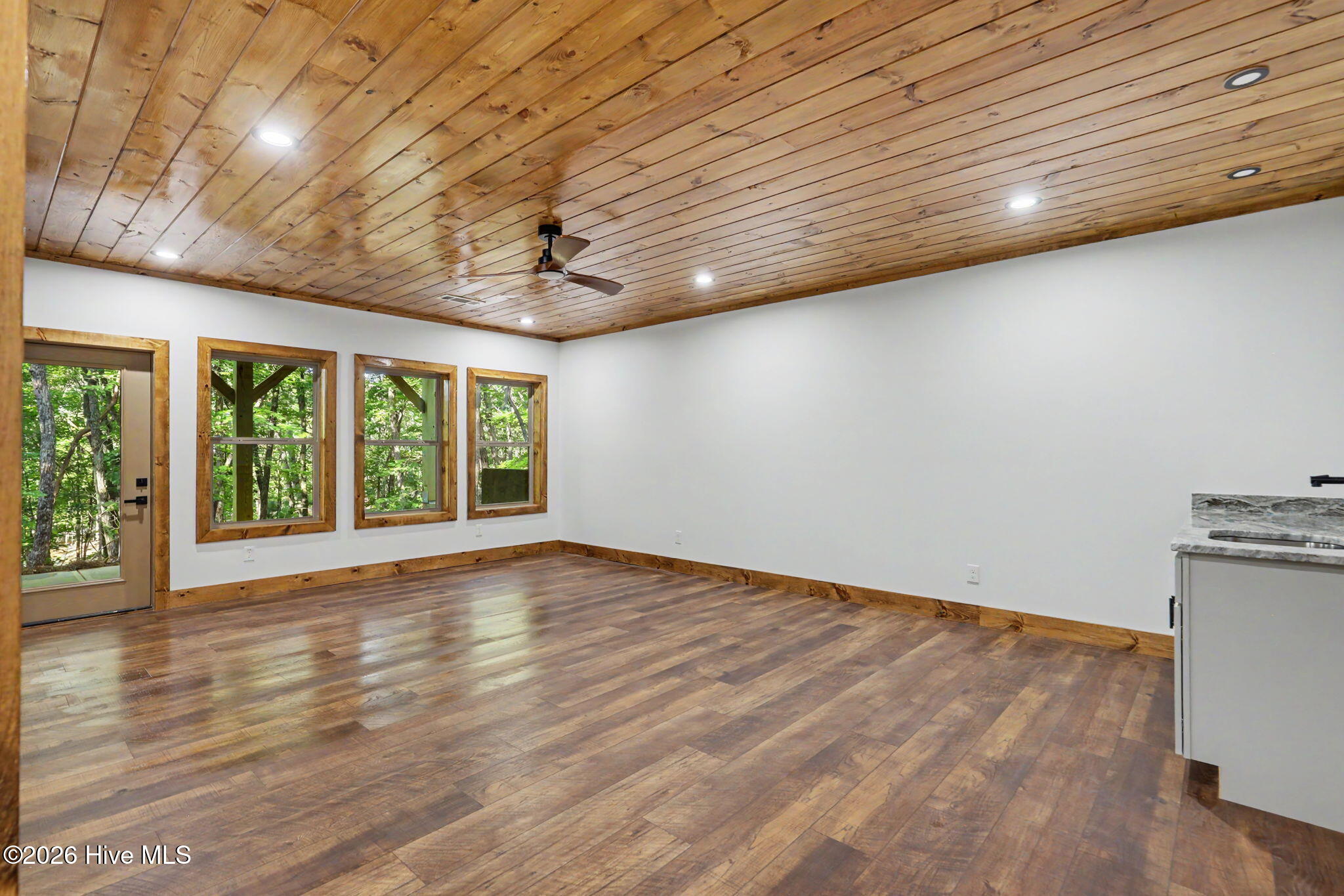48 Woodleaf Road Property Photo 22