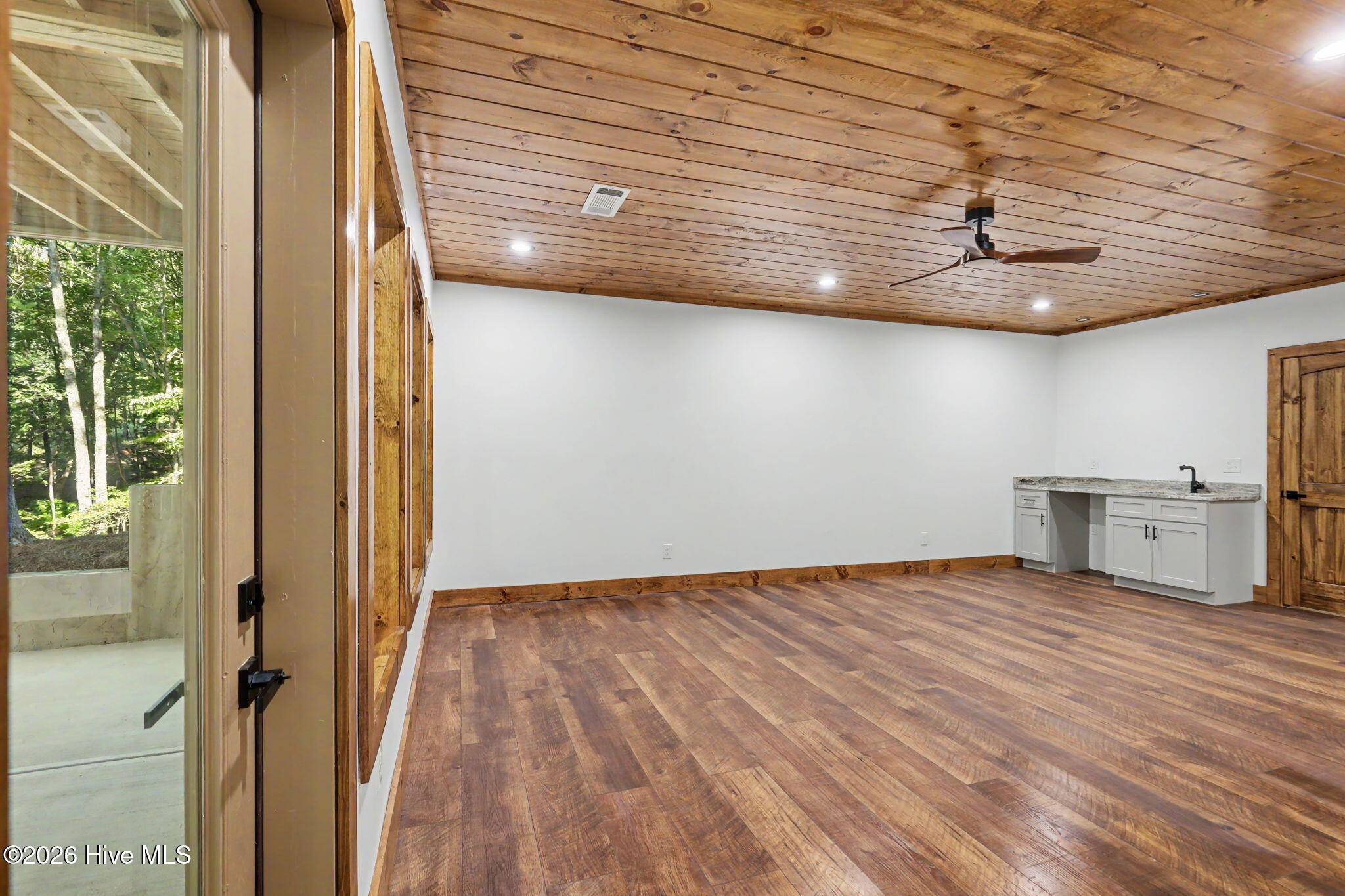 48 Woodleaf Road Property Photo 29