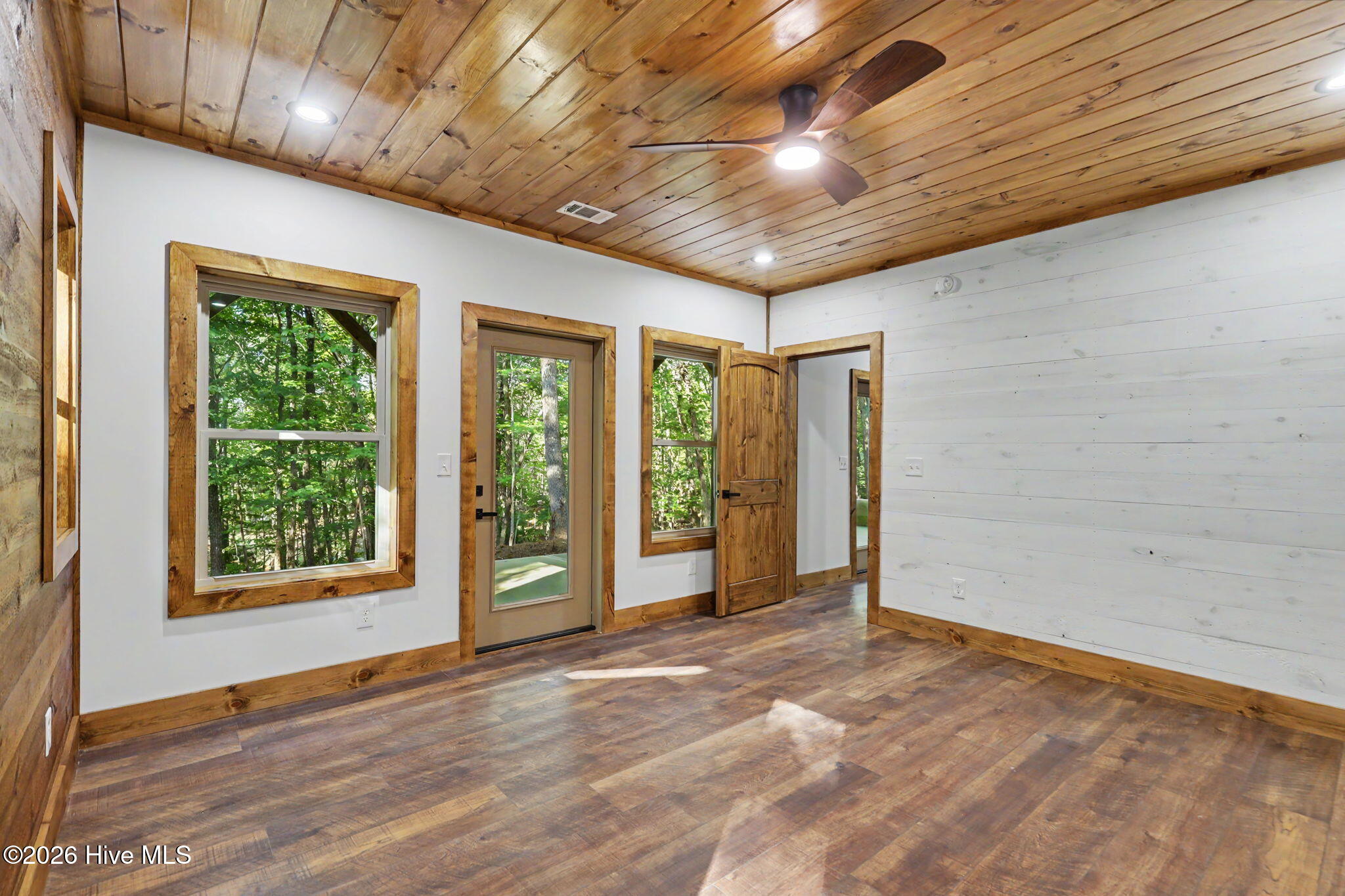 48 Woodleaf Road Property Photo 33