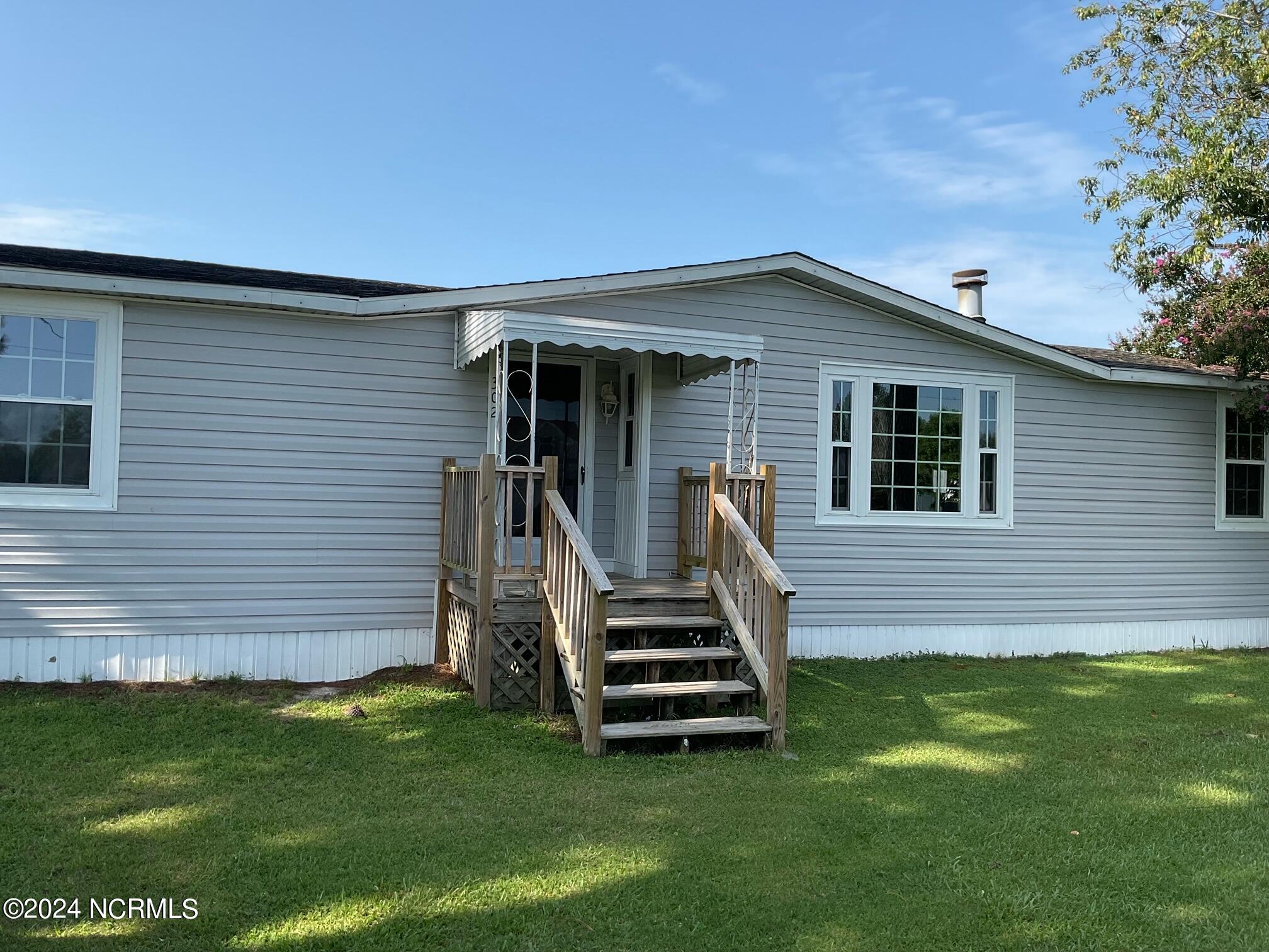 302 Laurie Ellis Road Property Photo 1