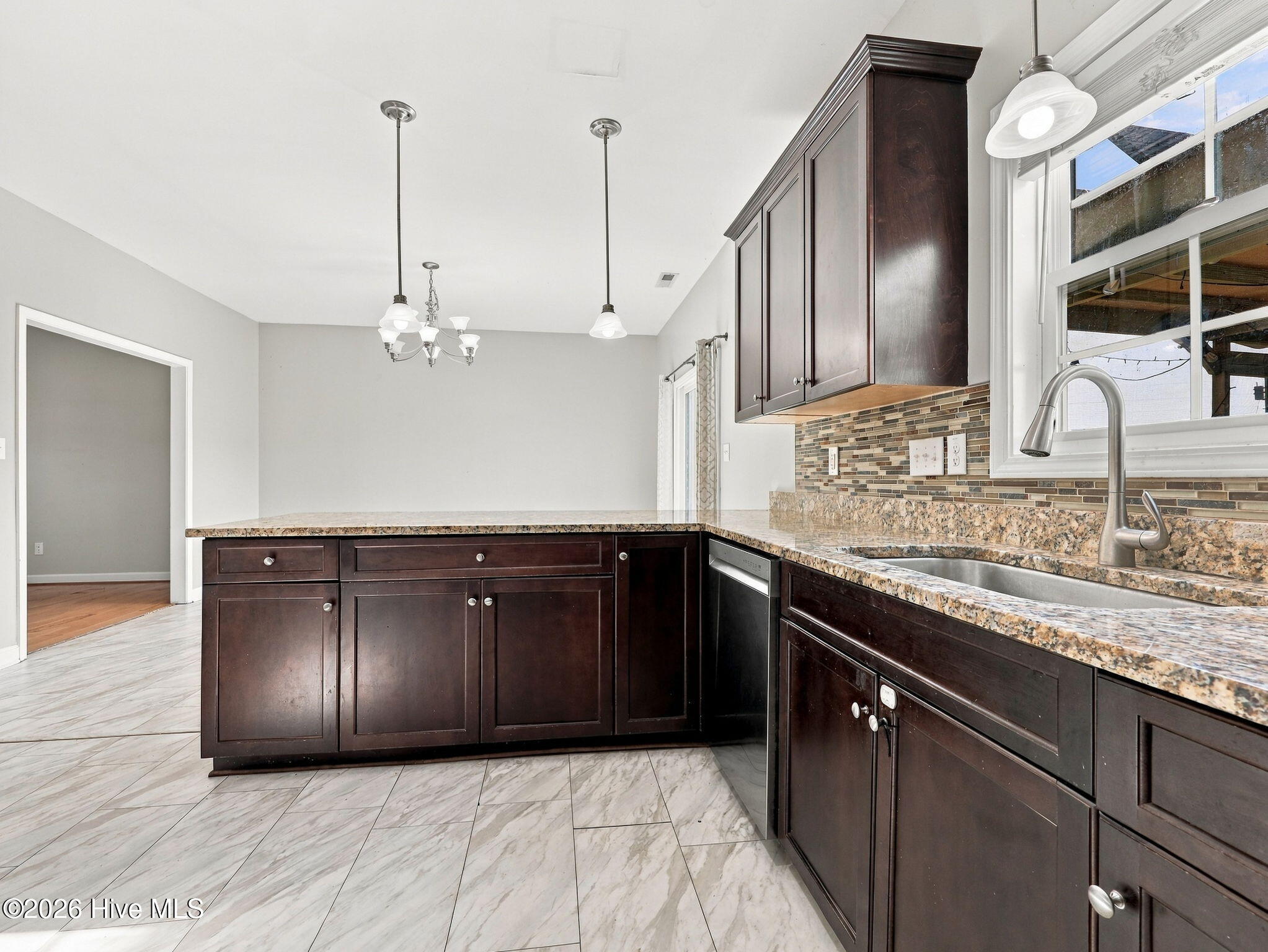 203 Chestwood Drive Property Photo 16