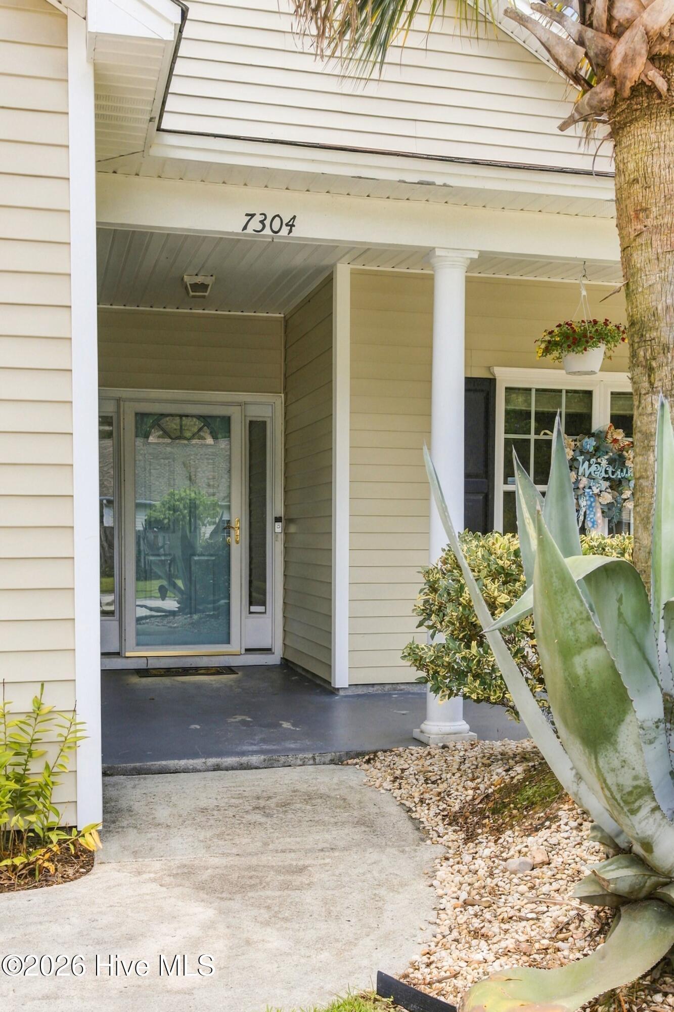 7304 Farrington Farms Drive Property Photo 4