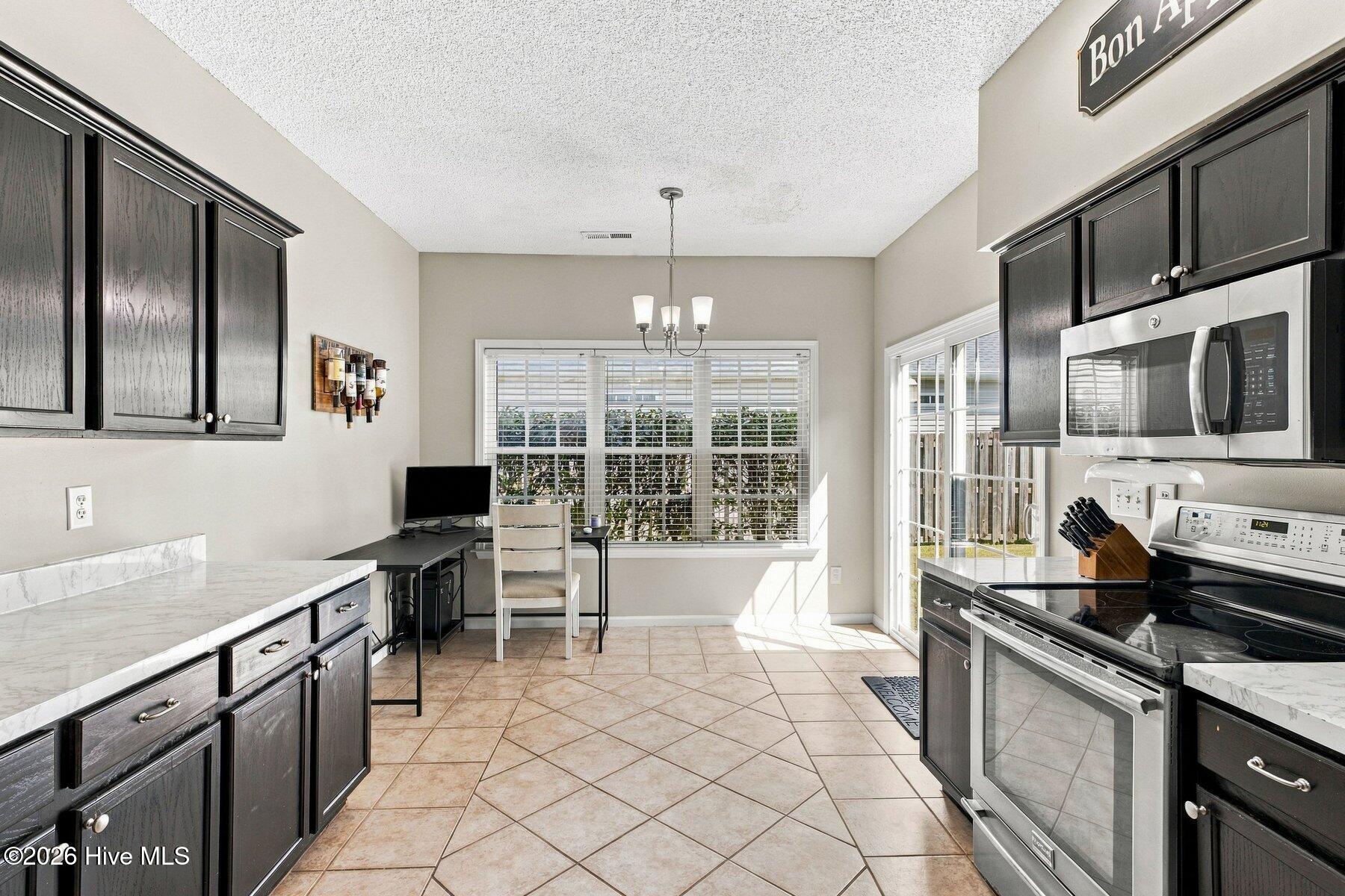 7304 Farrington Farms Drive Property Photo 14