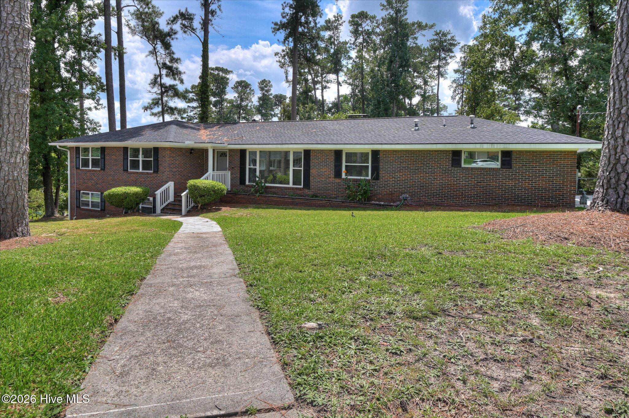 633 Cambridge Court Property Photo 1