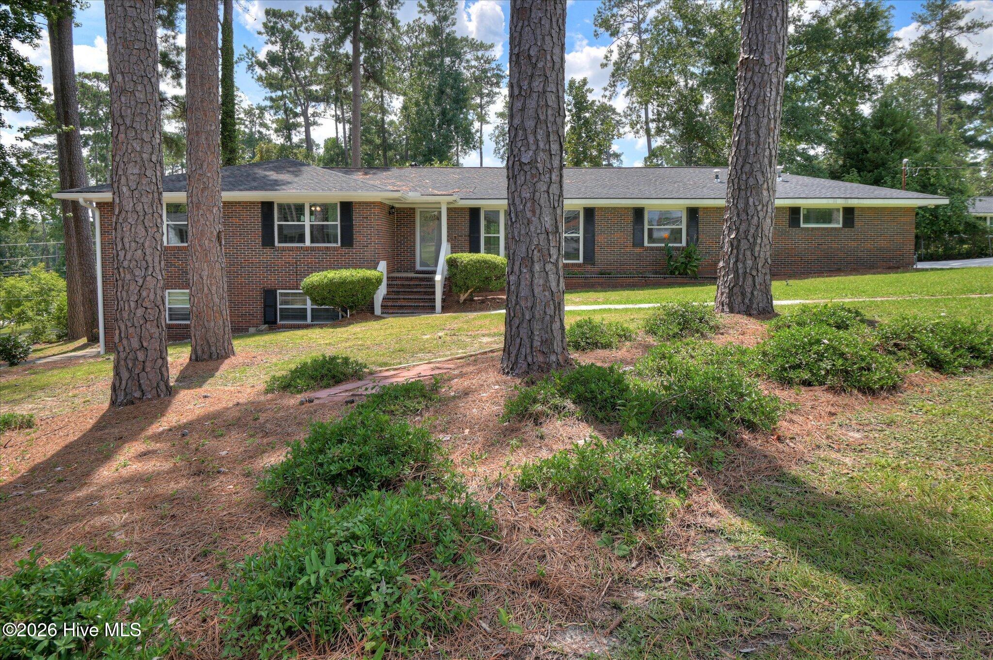 633 Cambridge Court Property Photo 8