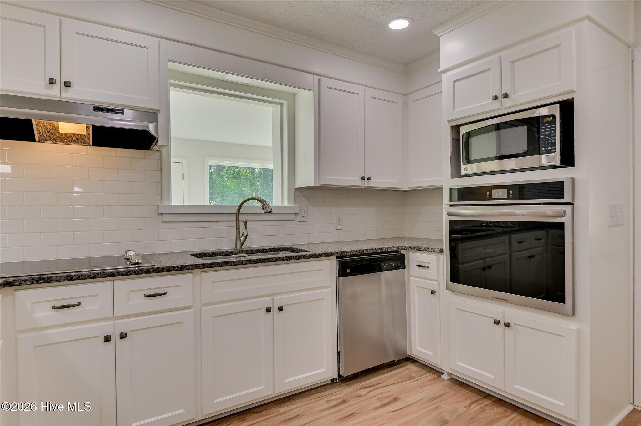 633 Cambridge Court Property Photo 29
