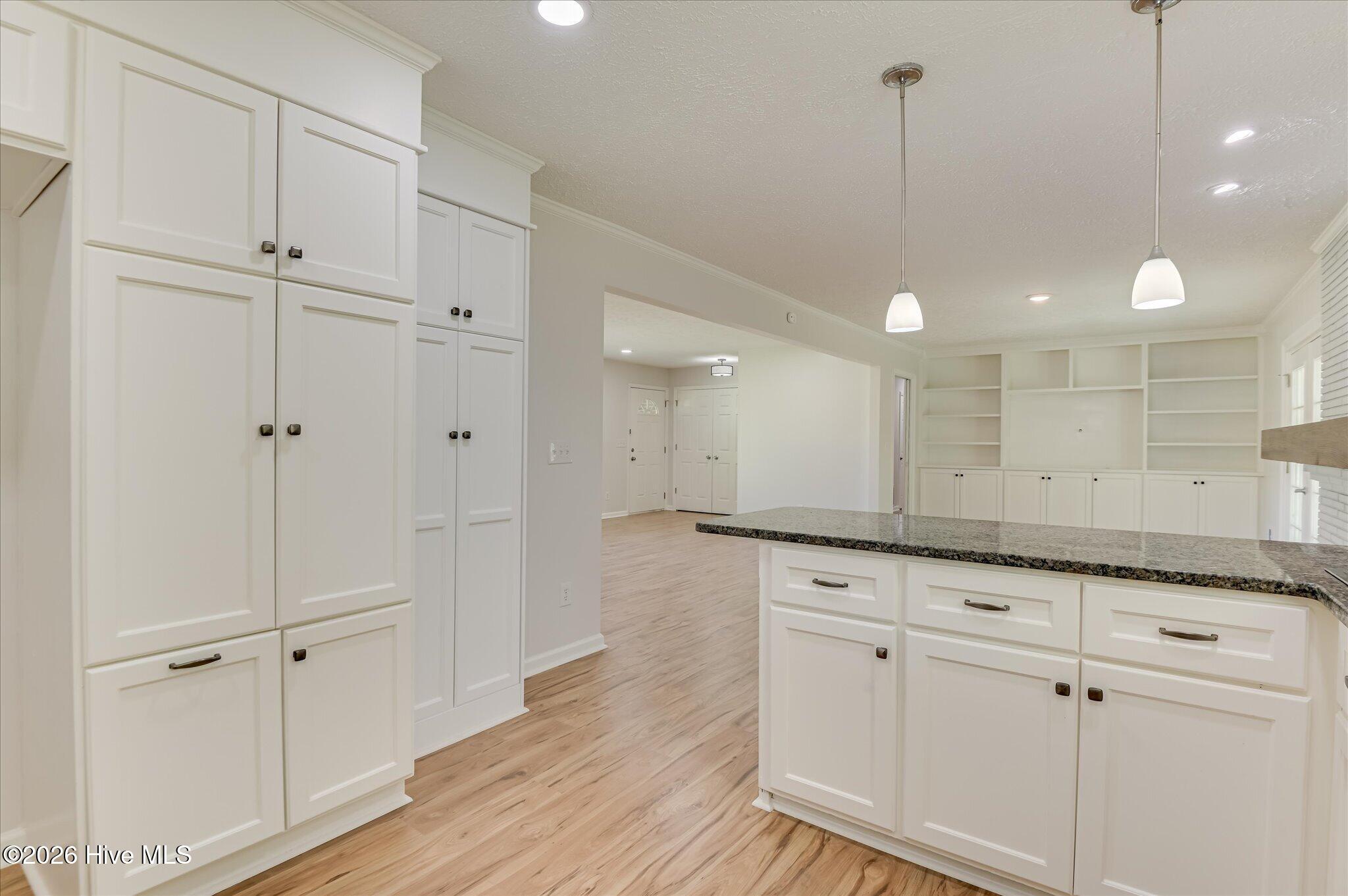 633 Cambridge Court Property Photo 31