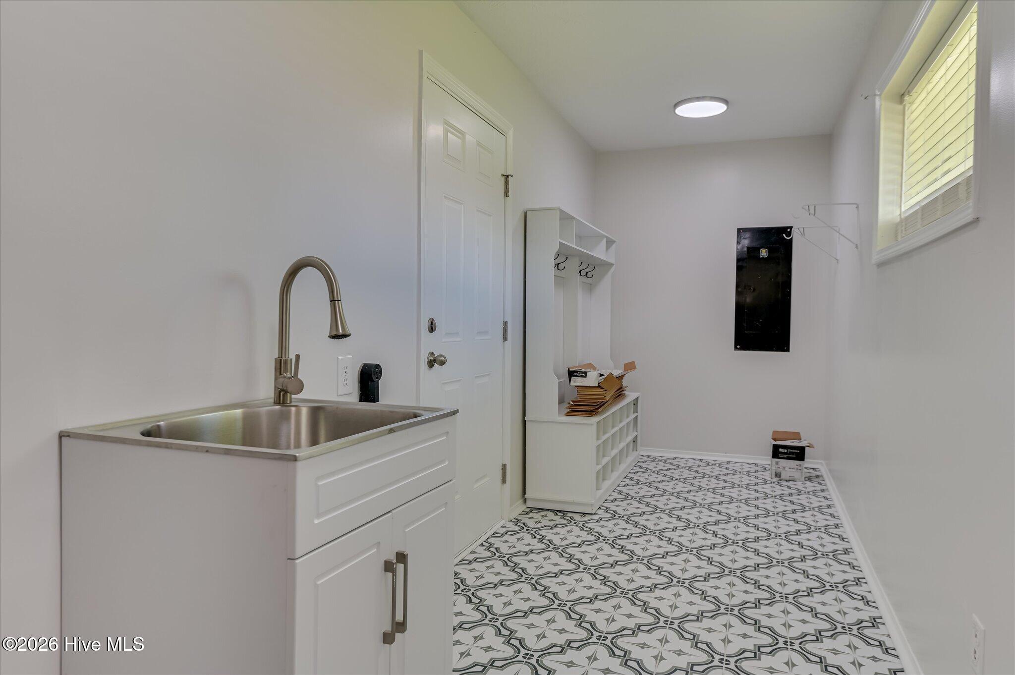633 Cambridge Court Property Photo 32
