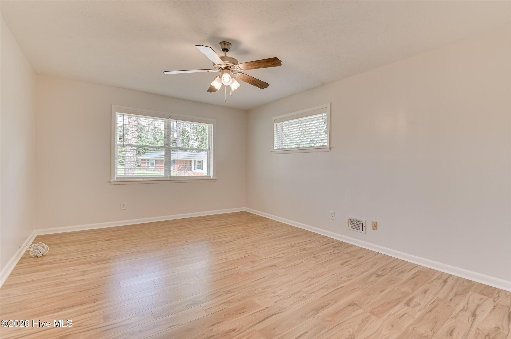 633 Cambridge Court Property Photo 38
