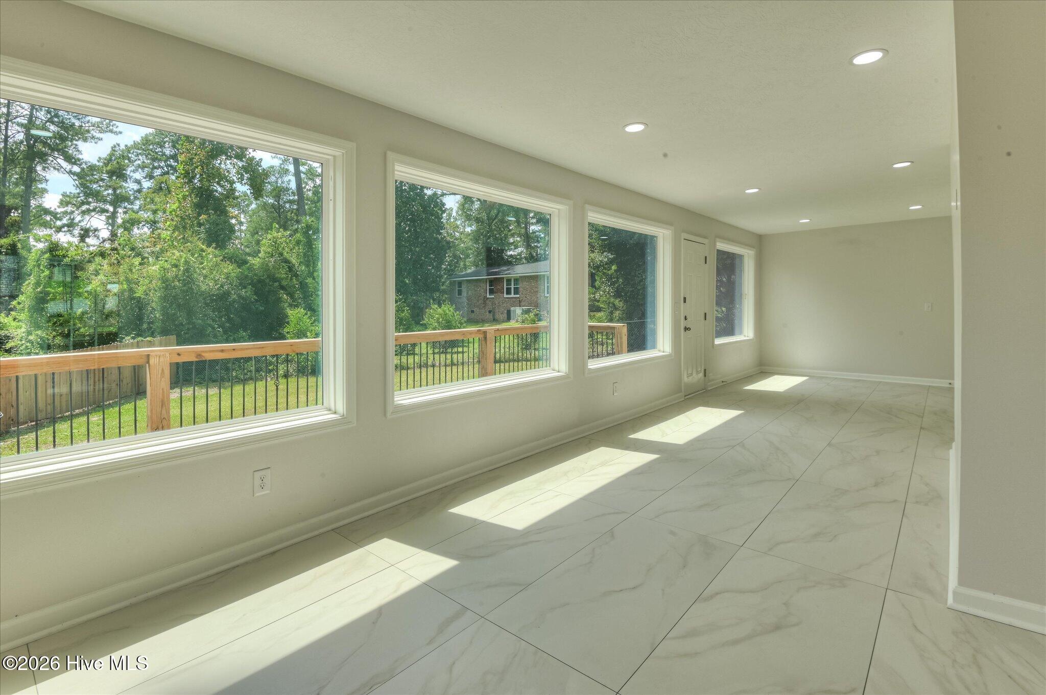 633 Cambridge Court Property Photo 45