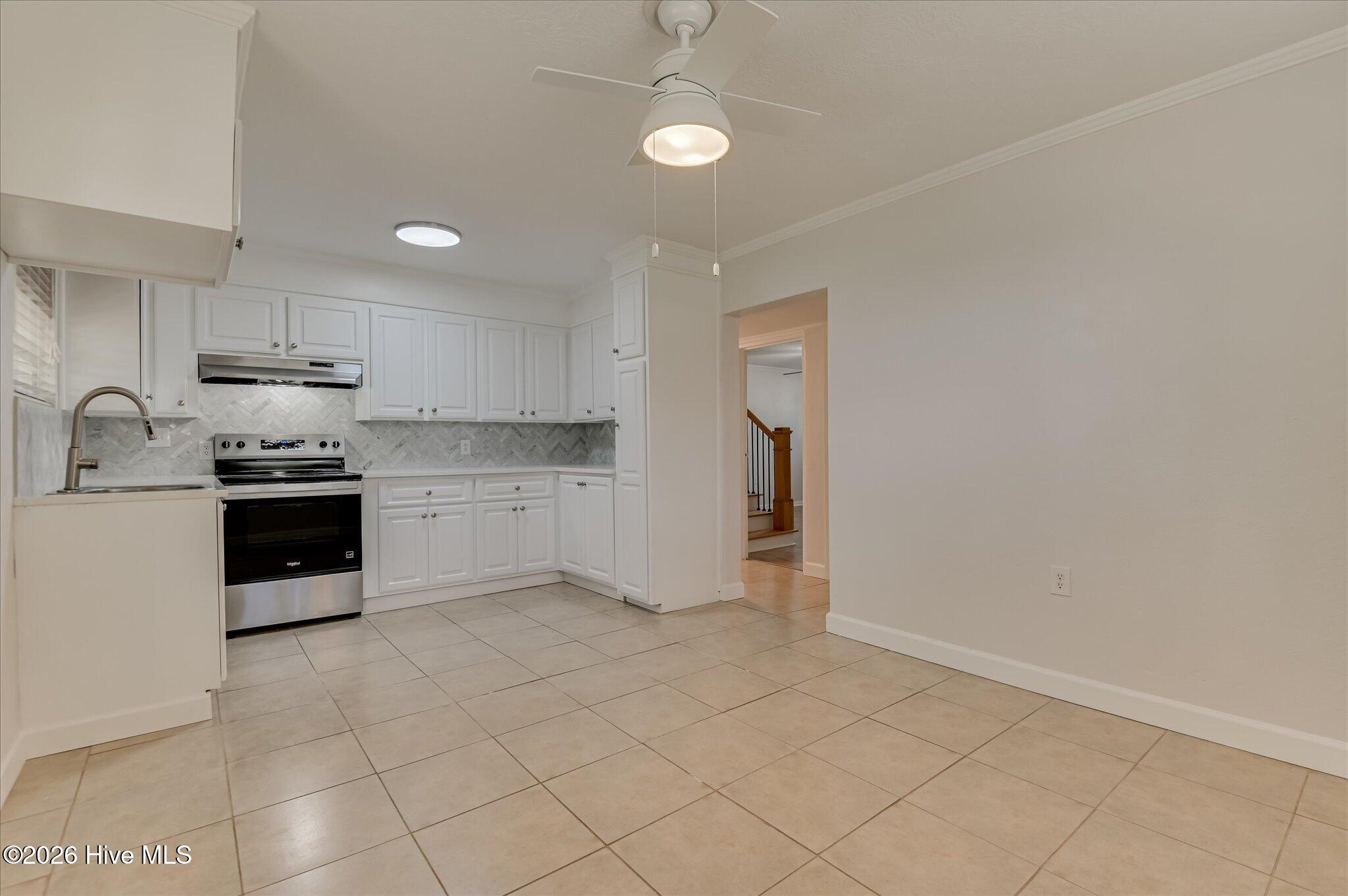 633 Cambridge Court Property Photo 55