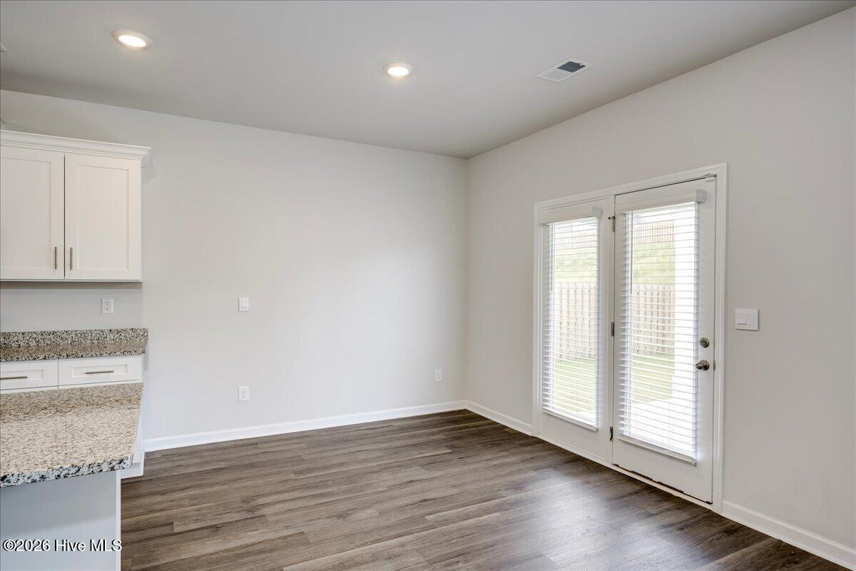 710 Hollis Avenue Property Photo 7