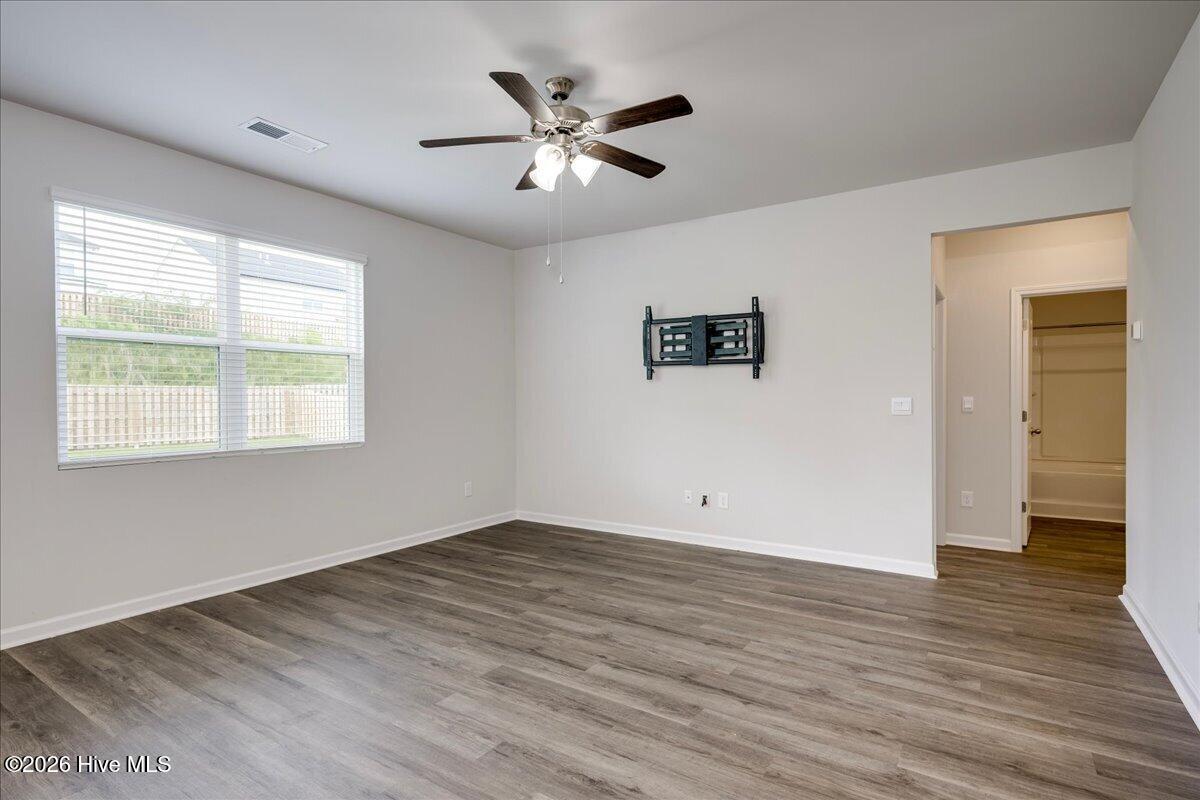710 Hollis Avenue Property Photo 8