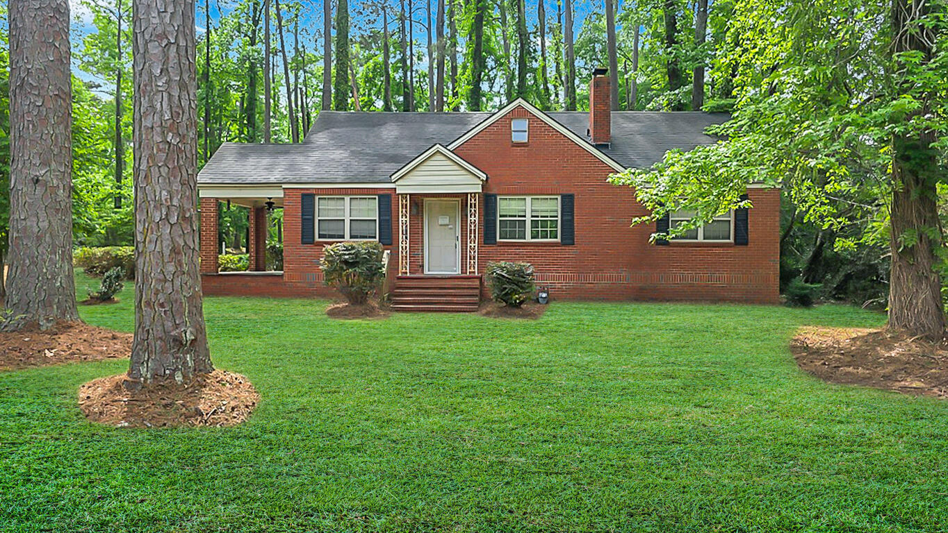 819 Hillcrest Drive Property Photo 4
