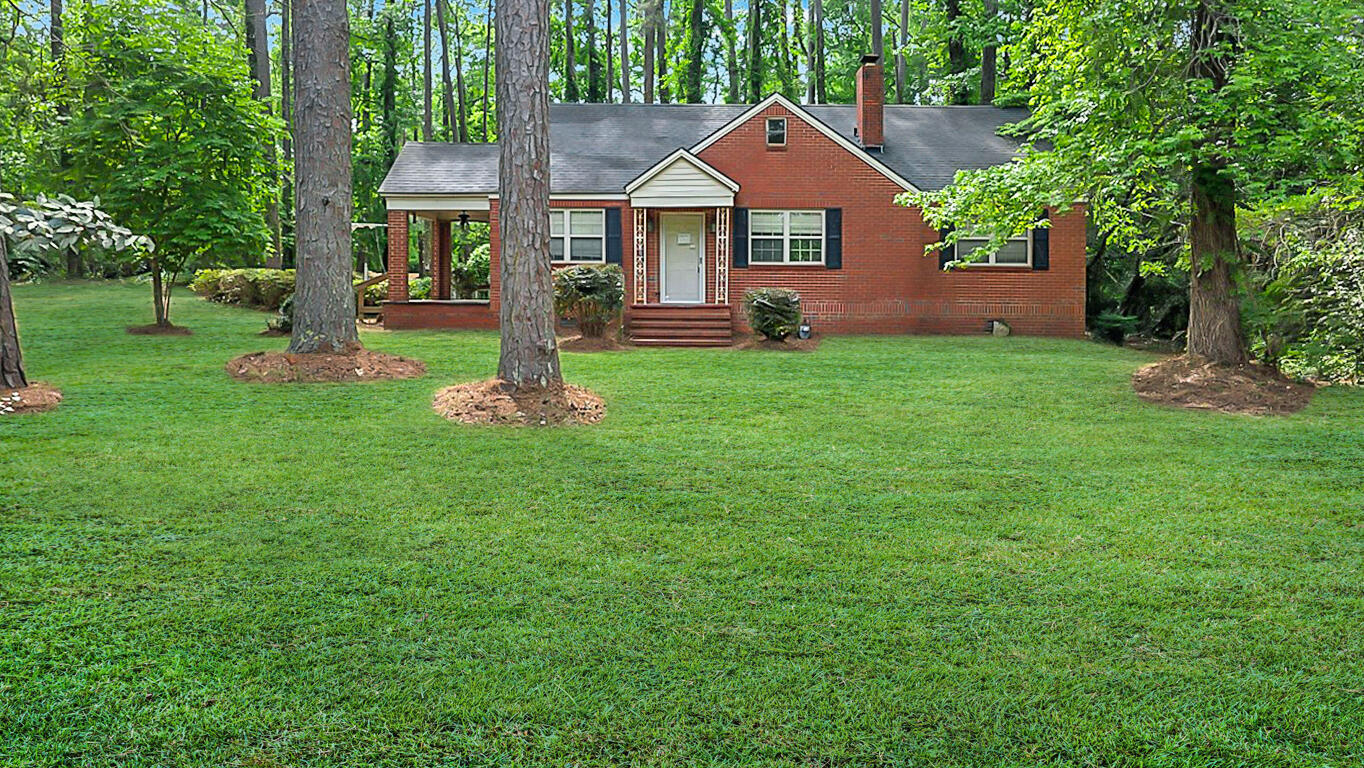 819 Hillcrest Drive Property Photo 7