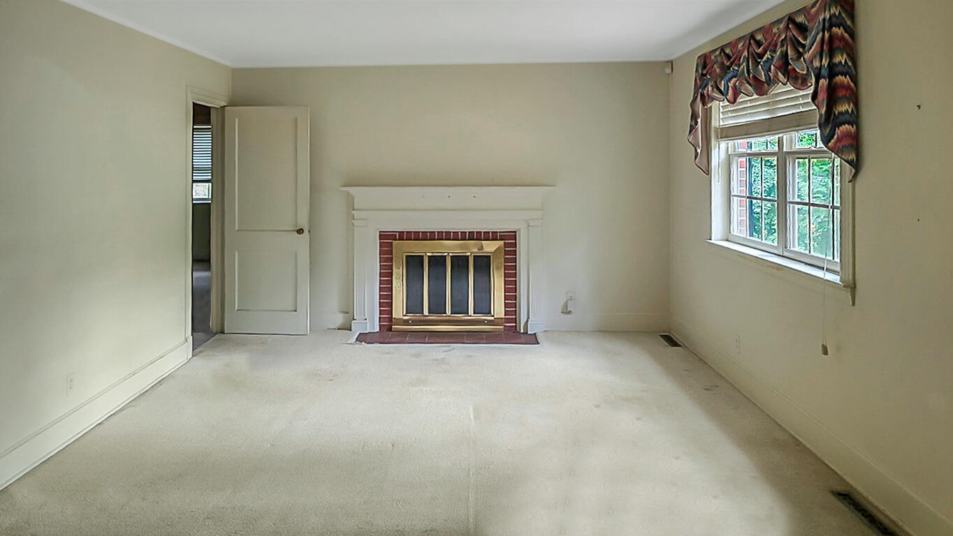 819 Hillcrest Drive Property Photo 14
