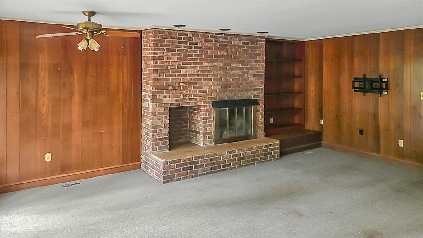 819 Hillcrest Drive Property Photo 24