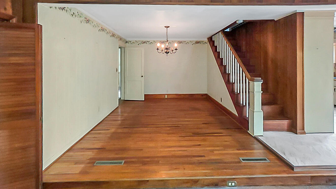 819 Hillcrest Drive Property Photo 28